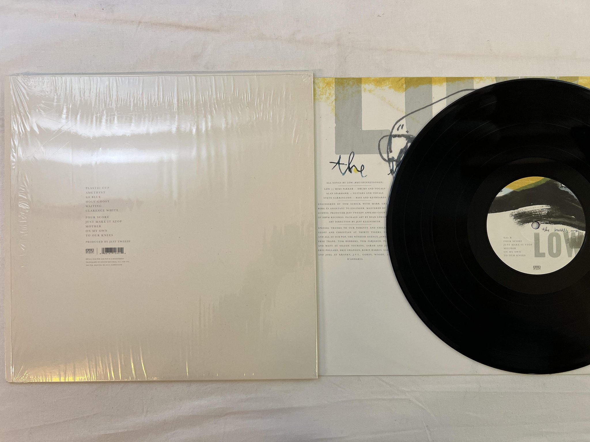Omslagsbild för skivan LOW the invisble way LP 2013 SUB POP SP 1030 + CD ** INDIE ROCK **