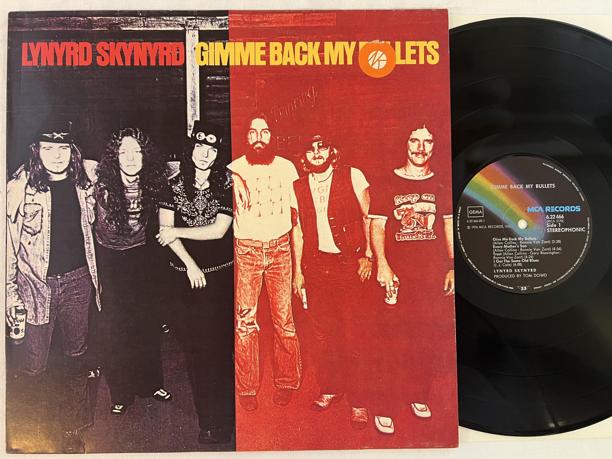 Omslagsbild för skivan LYNYRD SKYNYRD gimme back my bullets LP -76 Ger MCA 622466