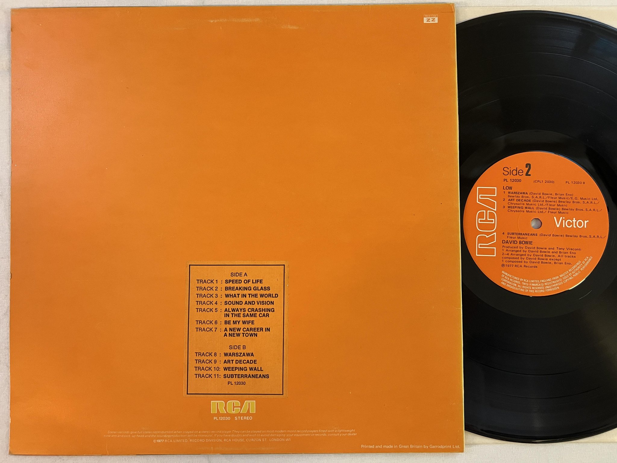 Omslagsbild för skivan DAVID BOWIE low LP -77 UK RCA PL 12030