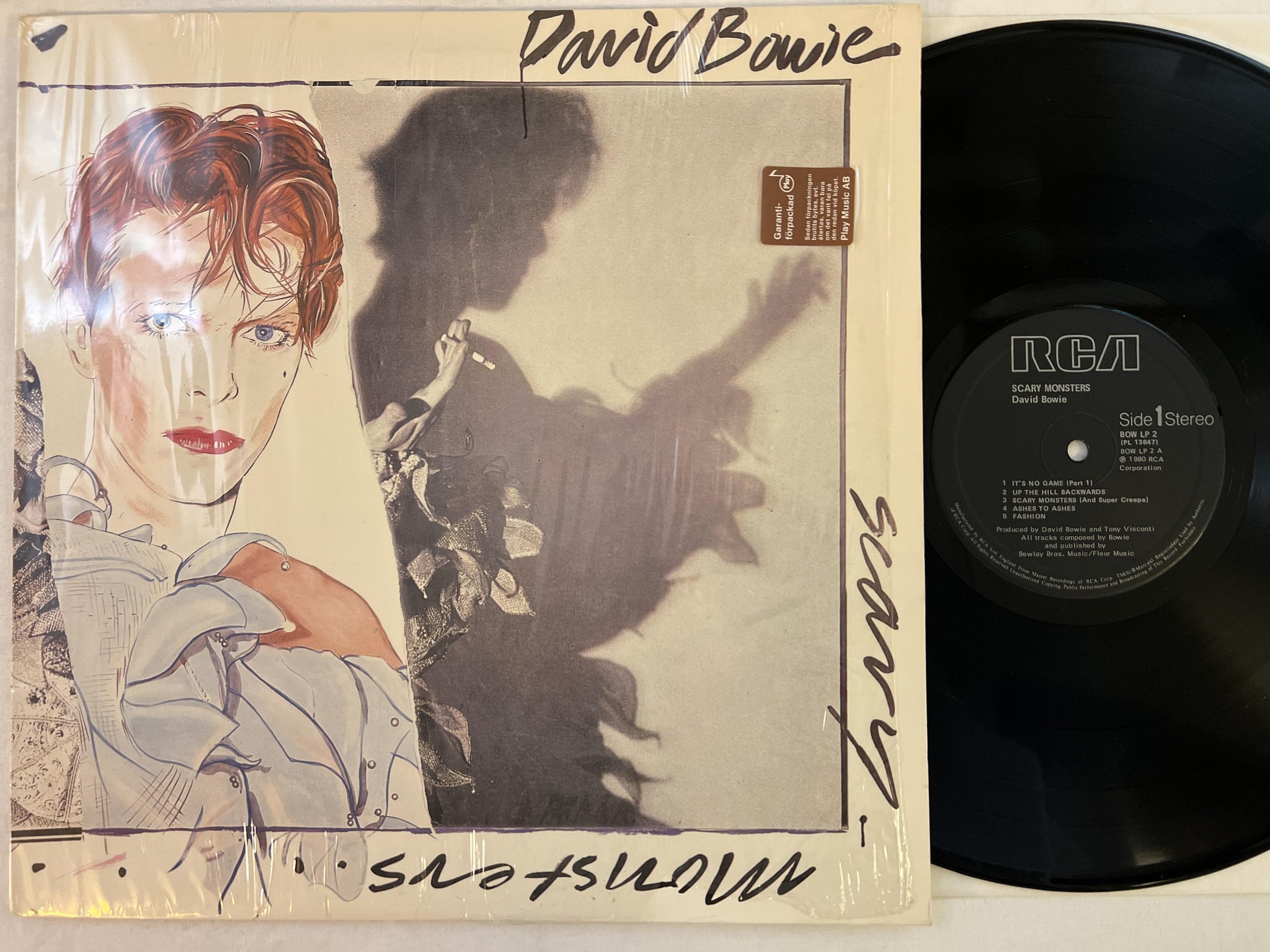 Omslagsbild för skivan DAVID BOWIE scary monsters LP -80 UK RCA BOW LP 2