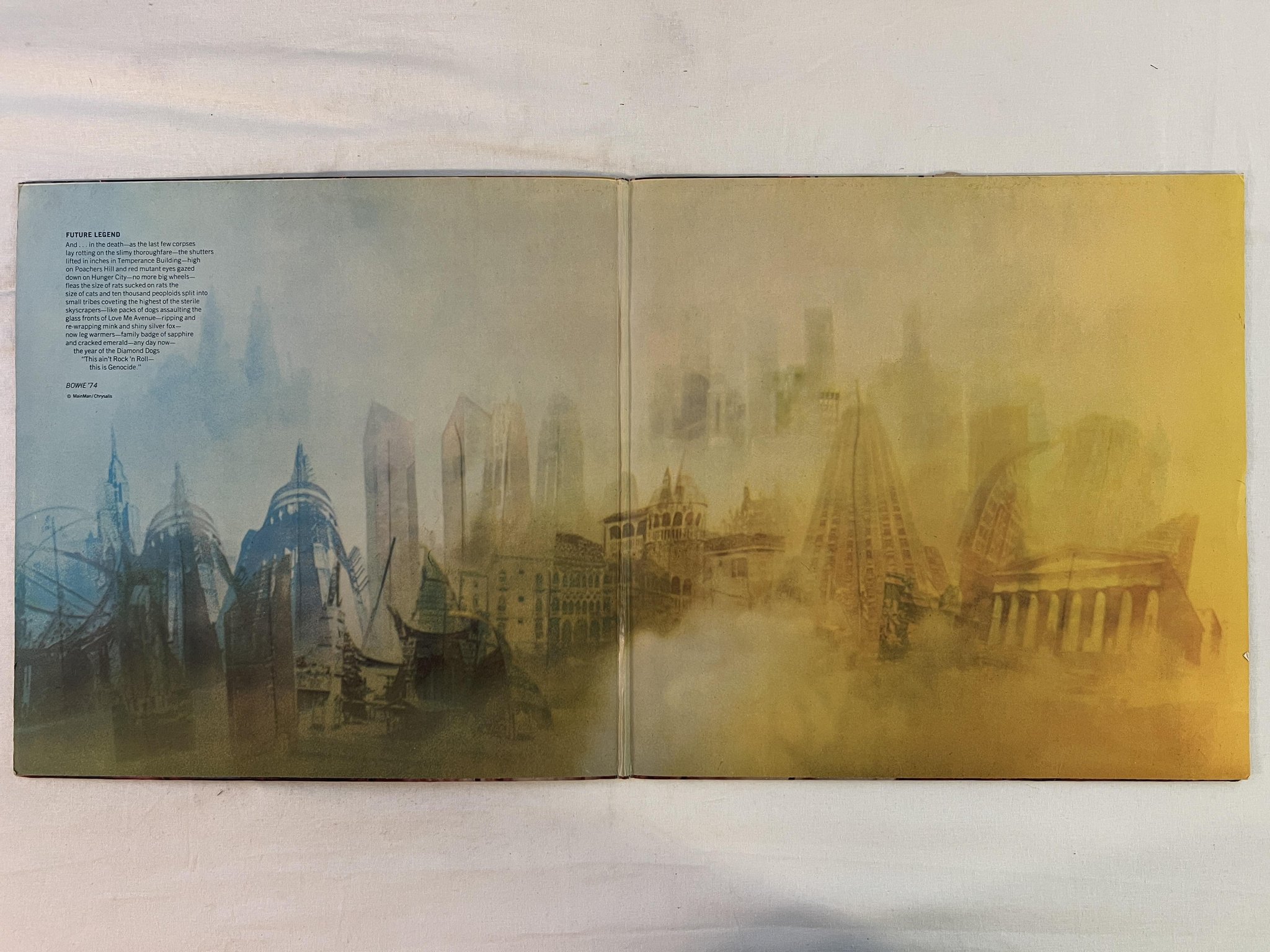 Omslagsbild för skivan DAVID BOWIE diamond dogs LP -74 Ger RCA APL 1-0576