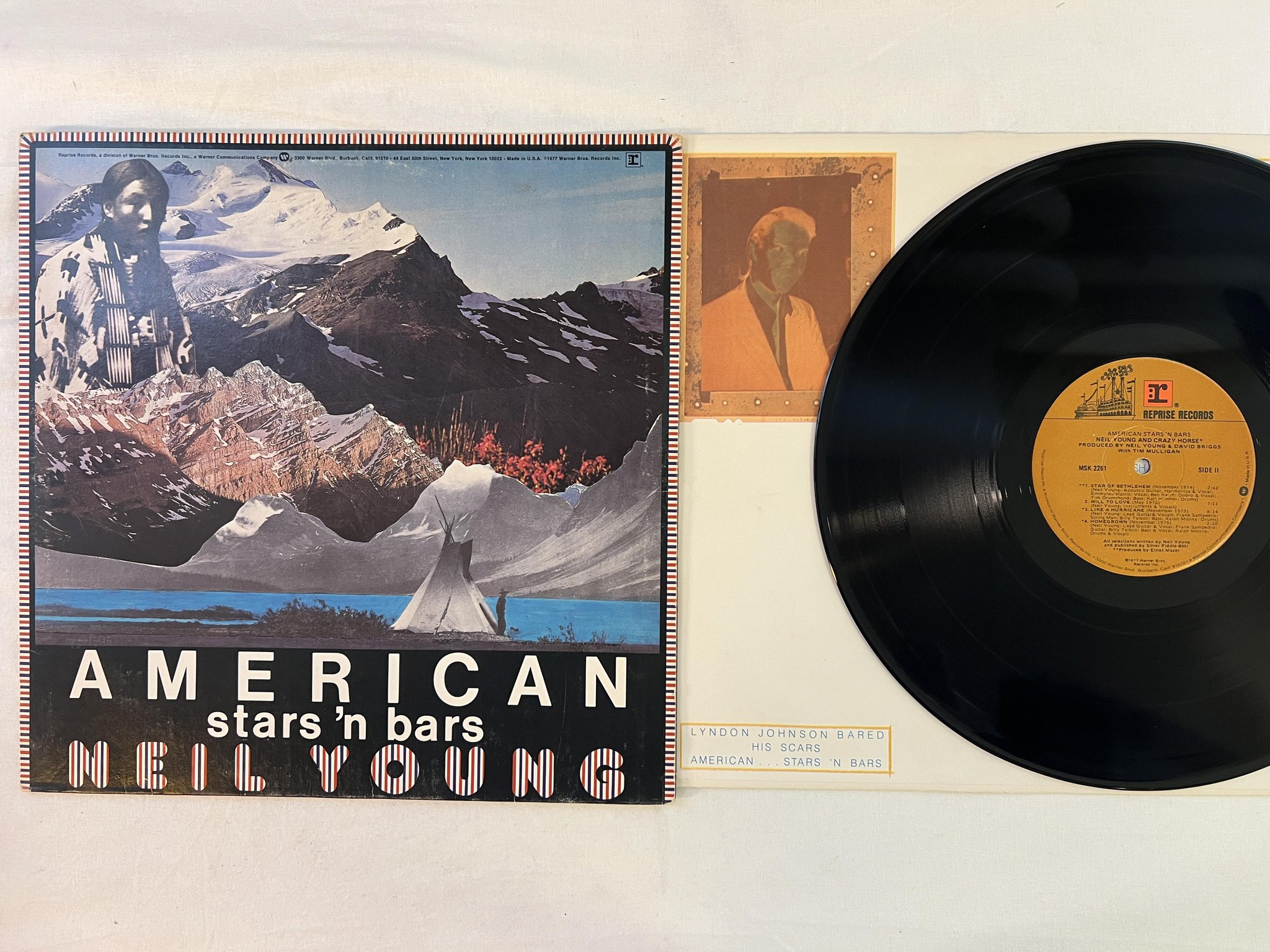 Omslagsbild för skivan NEIL YOUNG american stars n bars LP -77 US REPRISE MSK 2261