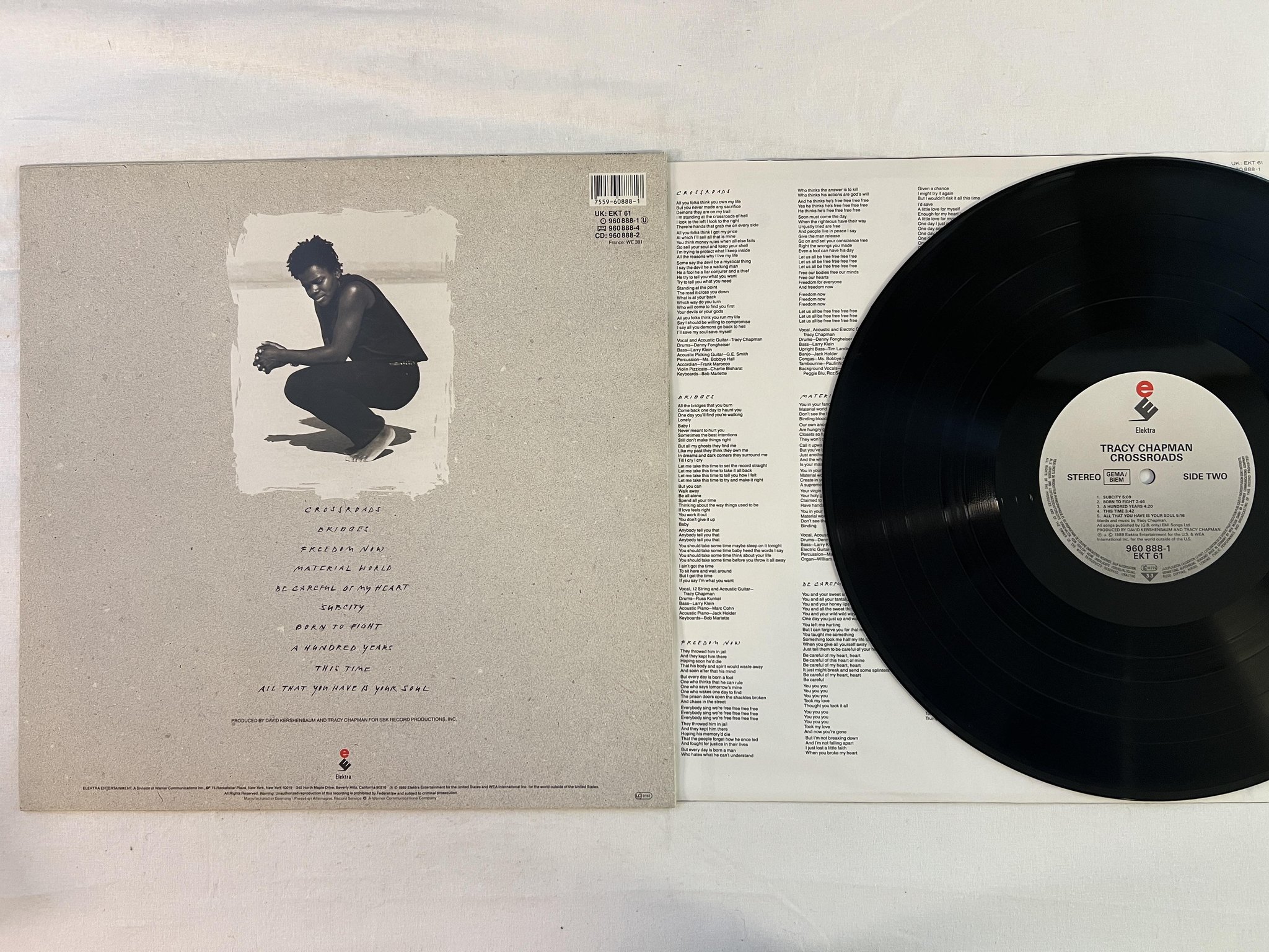 Omslagsbild för skivan TRACY CHAPMAN crossroads LP -89 Ger ELEKTRA 960 888-1