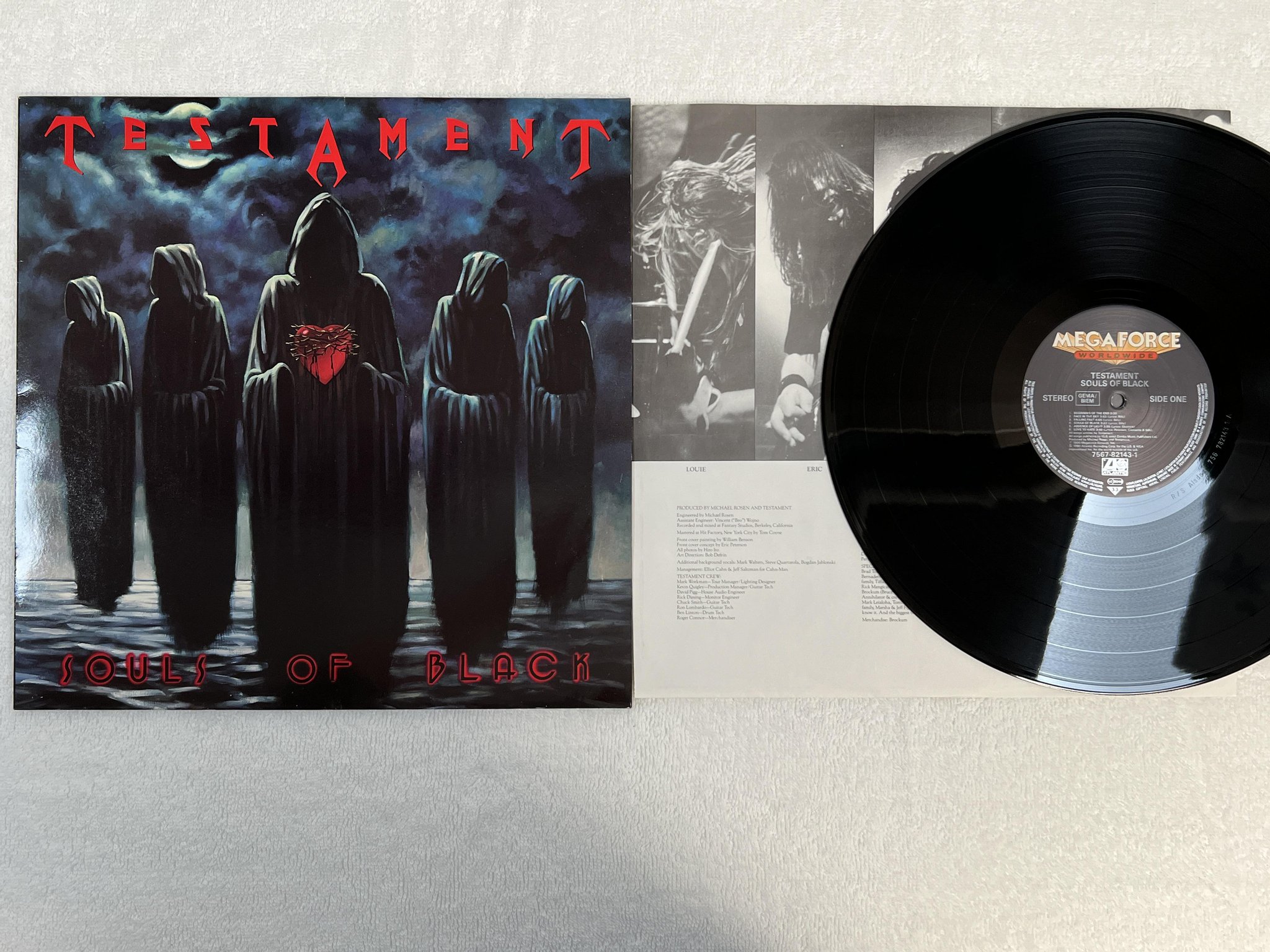 Omslagsbild för skivan TESTAMENT souls of black LP -90 Ger MEGA FORCE 7567-82143-1 ** TRASH **