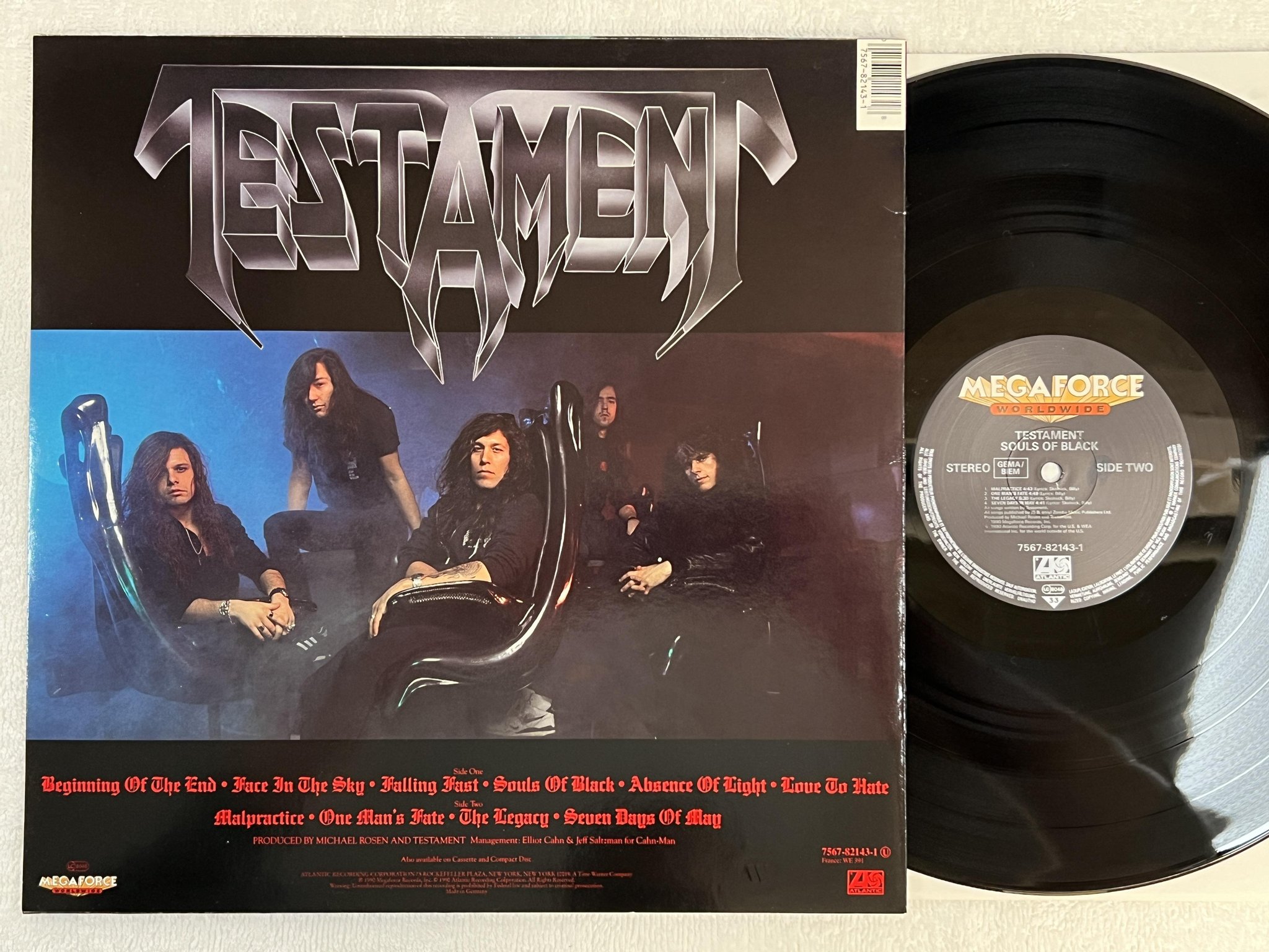 Omslagsbild för skivan TESTAMENT souls of black LP -90 Ger MEGA FORCE 7567-82143-1 ** TRASH **