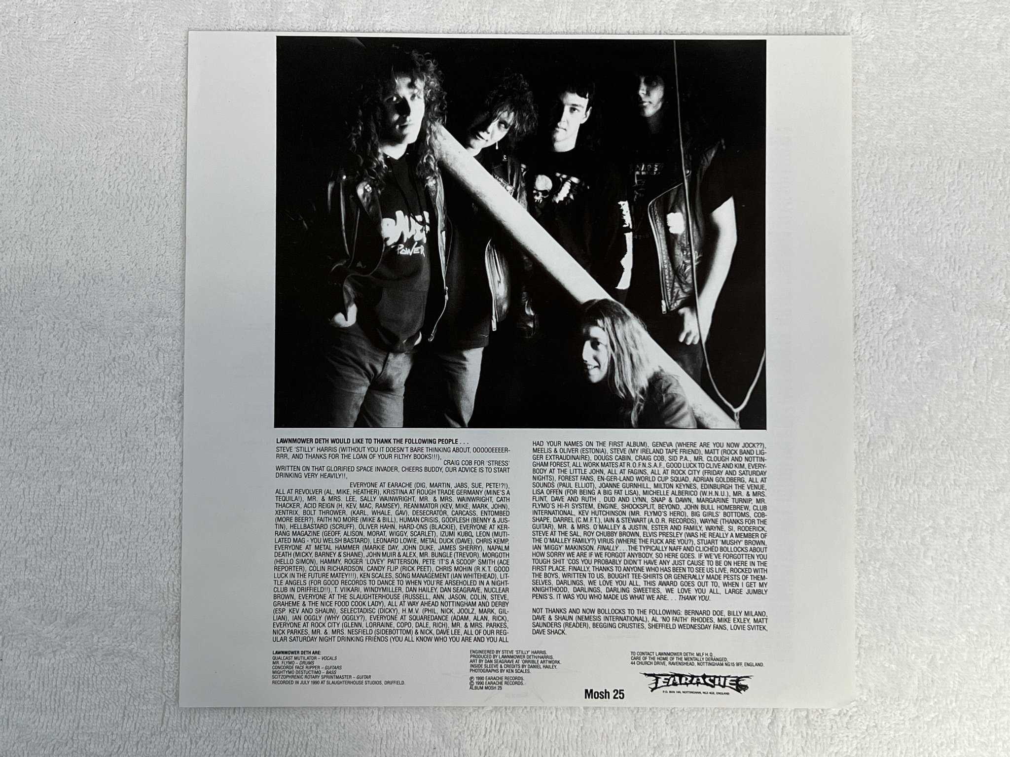 Omslagsbild för skivan LAWNMOVER DETH Ooh Crikey It's... LP -90 EARACHE Mosh 25