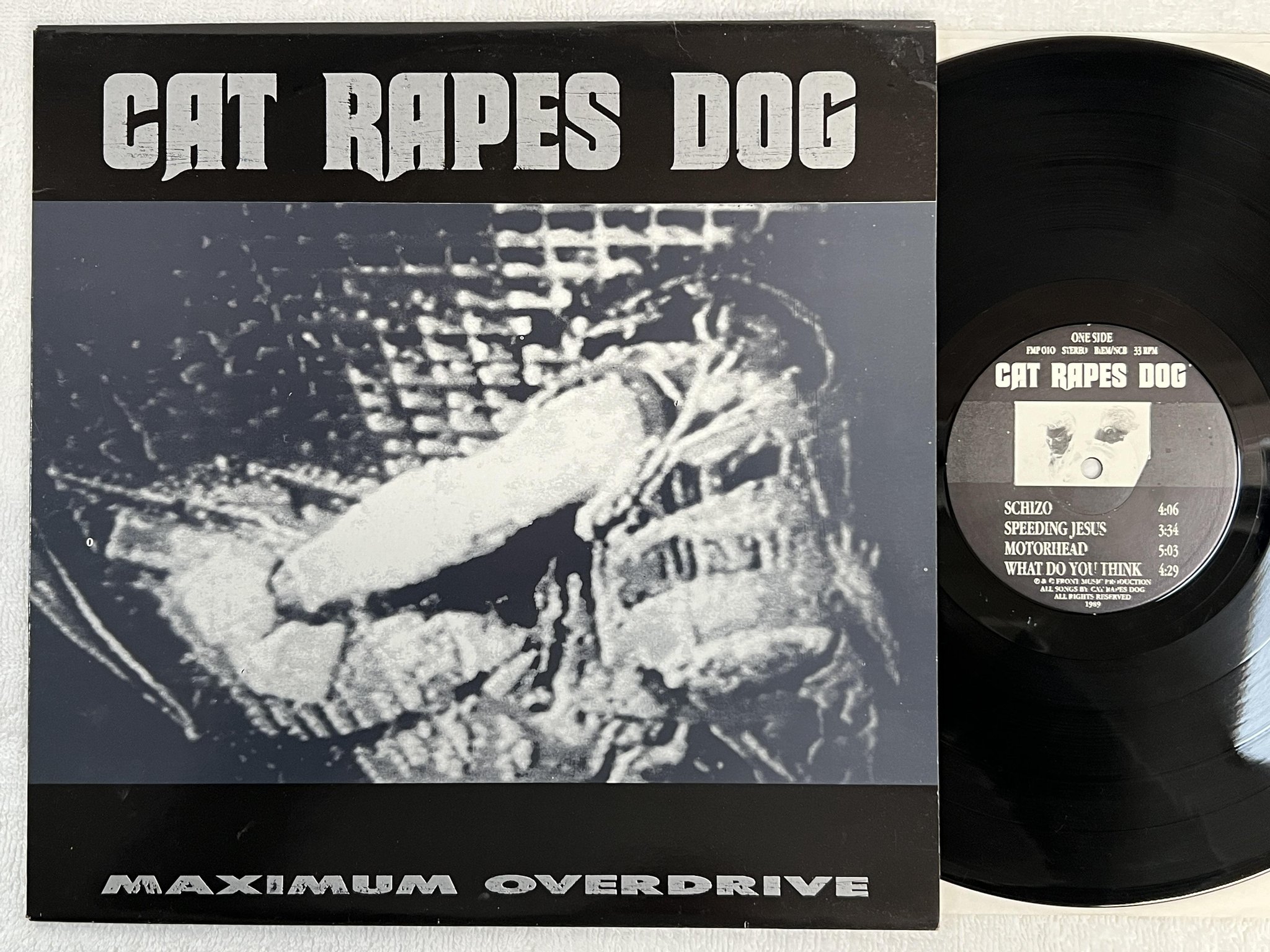 Omslagsbild för skivan CAT RAPES DOG Maximum Overdrive LP -89 kk records KK 031 ** EBM **