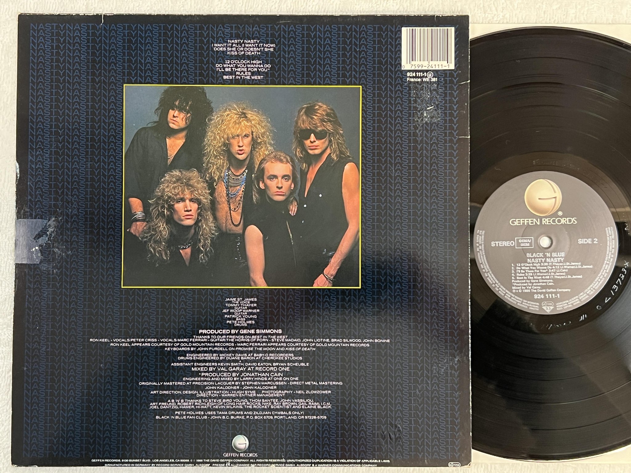 Omslagsbild för skivan BLACK N BLUE nasty nasty LP -86 Ger GEFFEN 924 111-1
