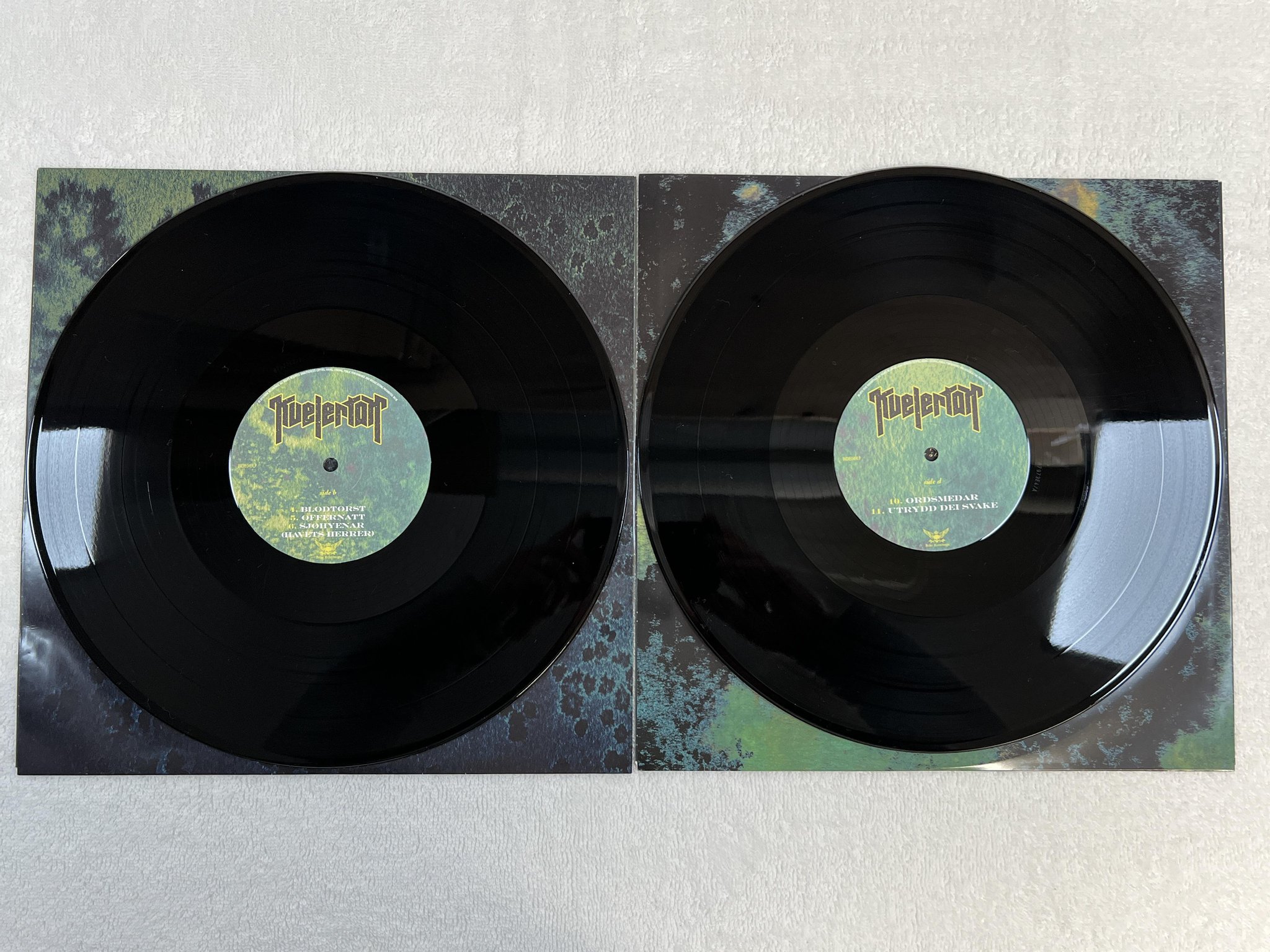 Omslagsbild för skivan KVELERTAK s/t 2xLP Norway 2010 INDIE INDIE049LP ** hardcore **