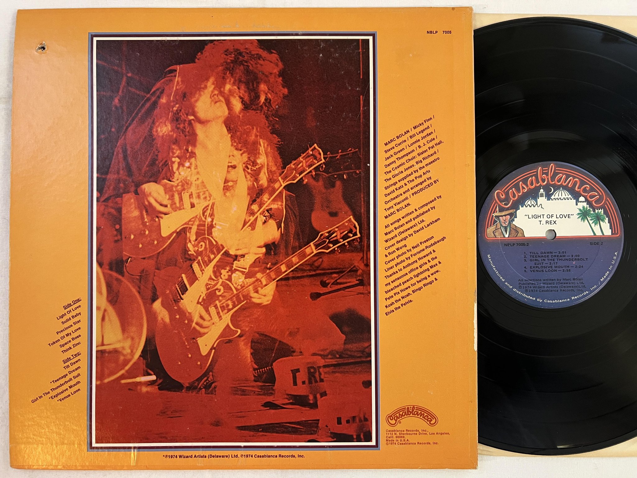 Omslagsbild för skivan T REX light of love LP -74 US CASABLANCA NPLP 7005-2