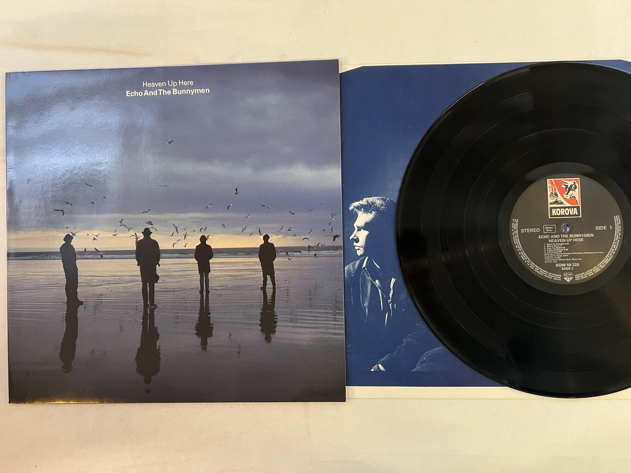 Omslagsbild för skivan ECHO & THE BUNNYMEN heaven up here LP -81 Ger KOROVA KOW 58320
