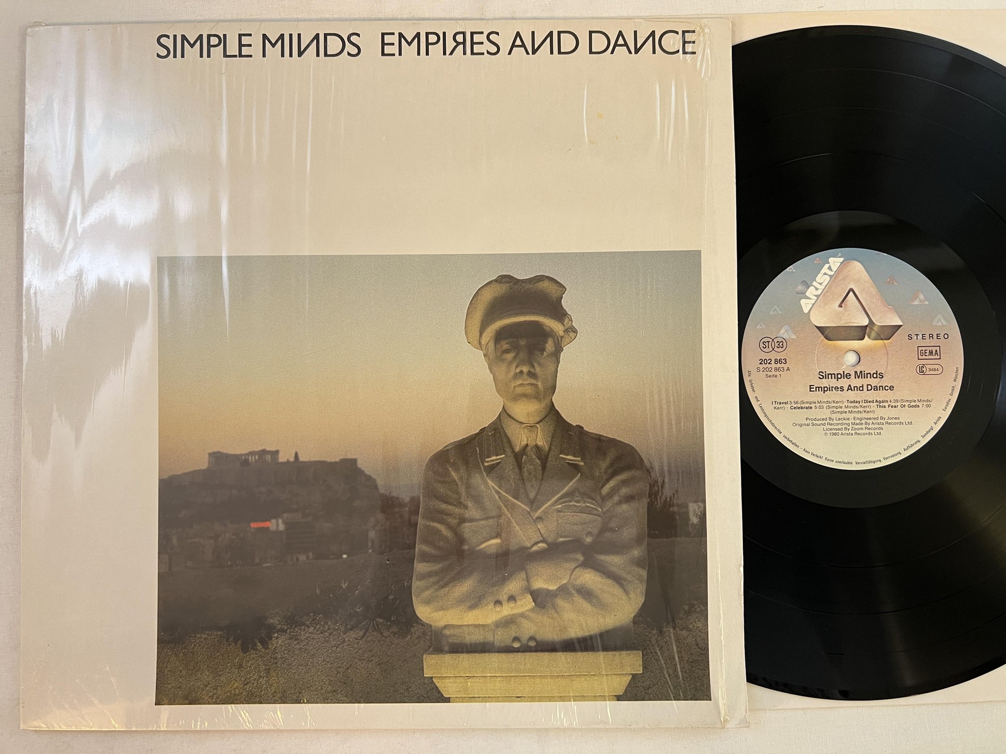 Omslagsbild för skivan SIMPLE MINDS empires and dance LP -80 Ger ARISTA 202863