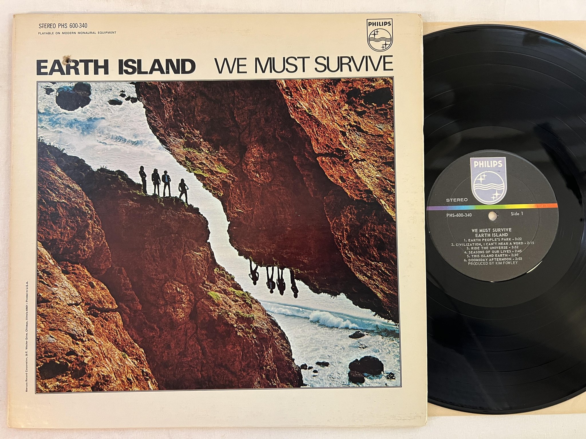 Omslagsbild för skivan EARTH ISLAND we must survive LP -70 US PHILIPS PHS 600-340