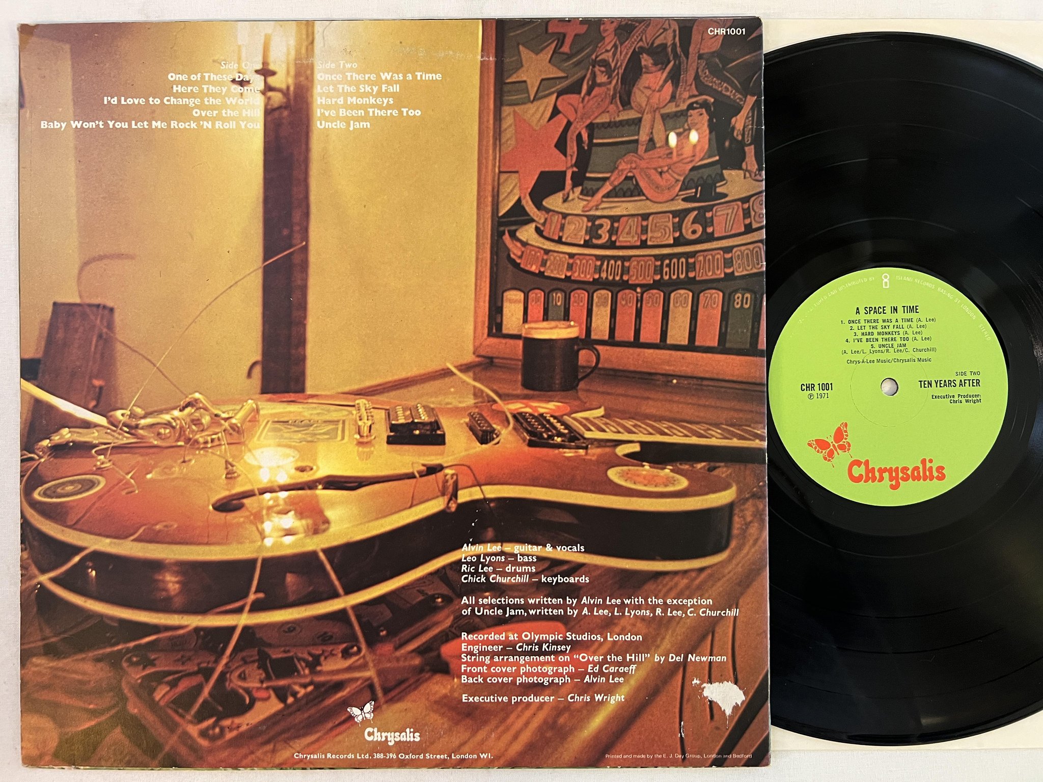 Omslagsbild för skivan TEN YEARS AFTER a space in time LP -71 UK CHRYSALIS CHR 1001