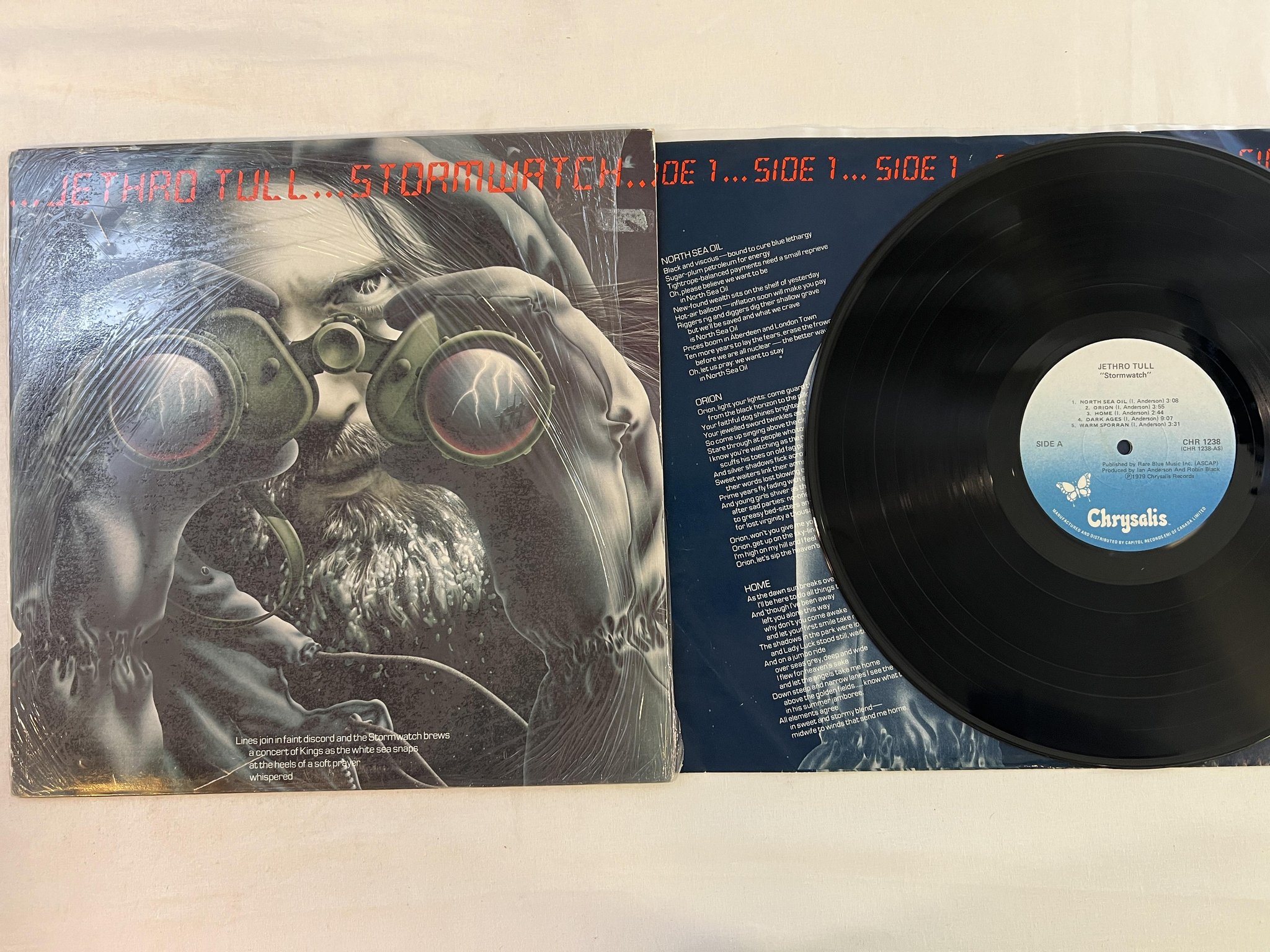 Omslagsbild för skivan JETHRO TULL stormwatch LP -79 CHRYSALIS CHR 1238