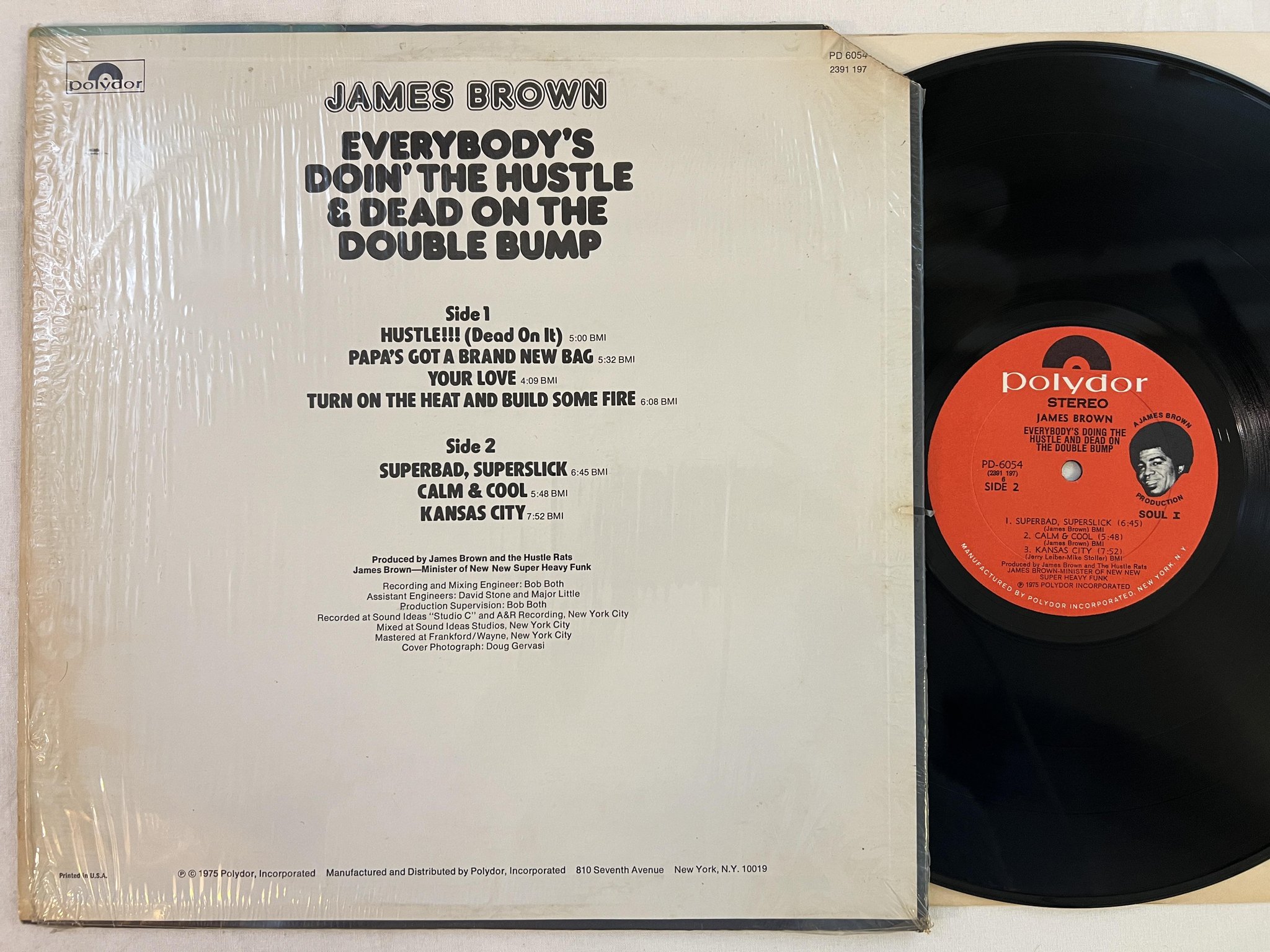 Omslagsbild för skivan JAMES BROWN everybody's doing the hustle LP -75 US POLYDOR PD 6054