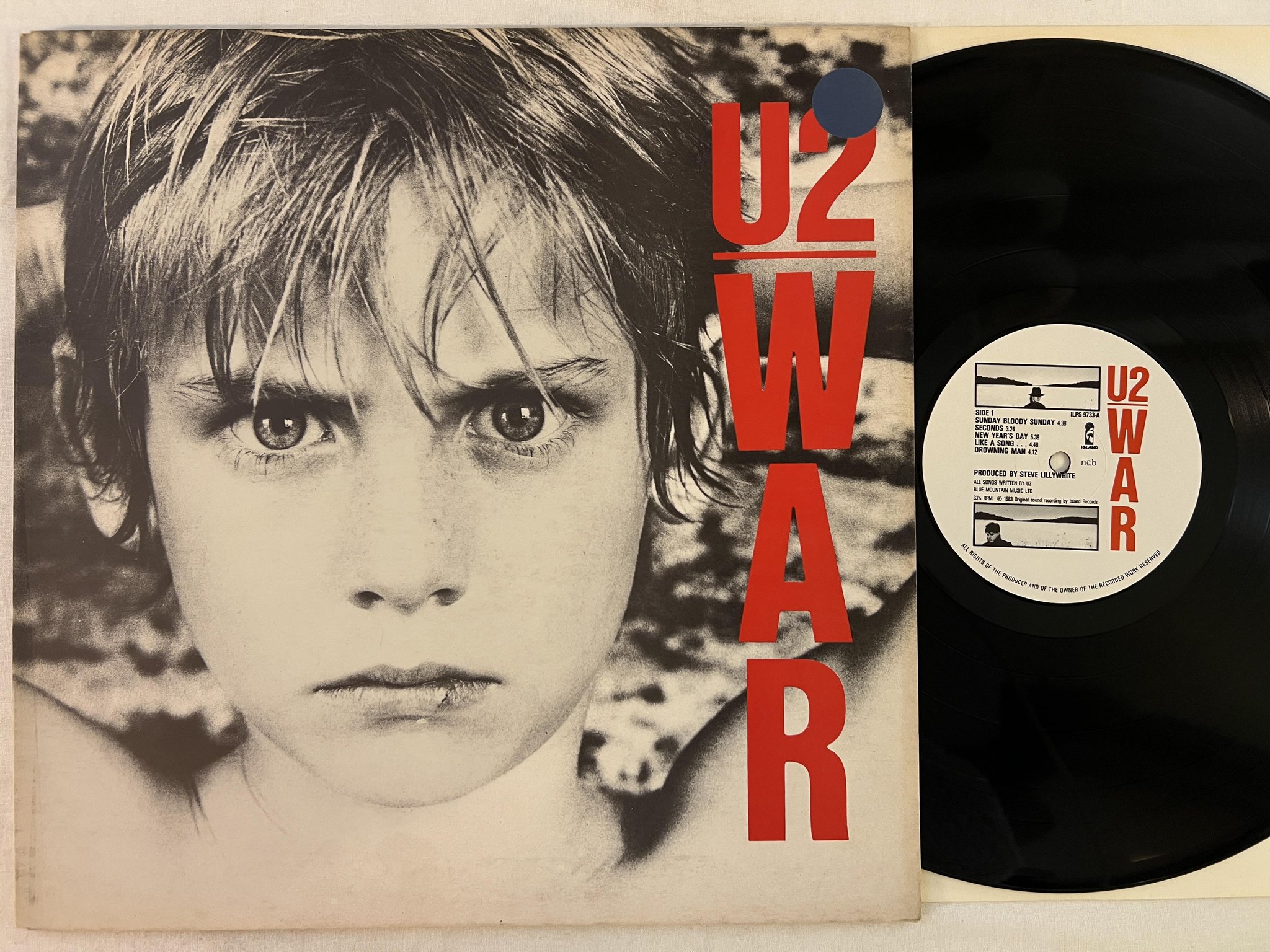 Omslagsbild för skivan U2 war LP -83 ncb ISLAND ILPS 9733