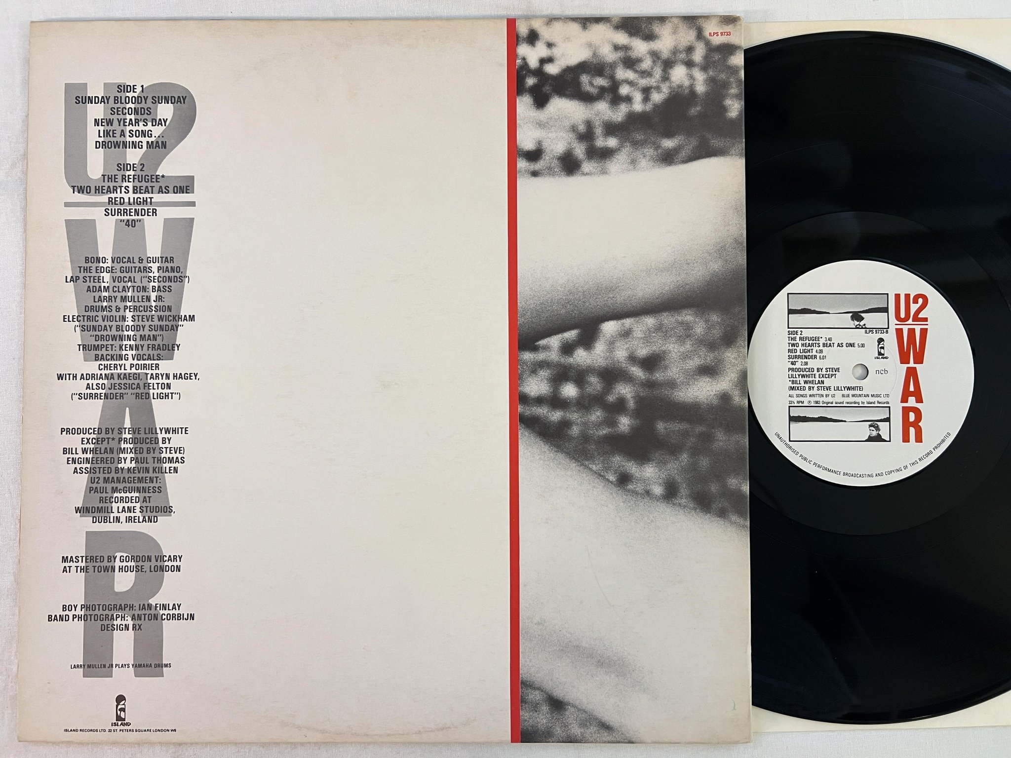 Omslagsbild för skivan U2 war LP -83 ncb ISLAND ILPS 9733