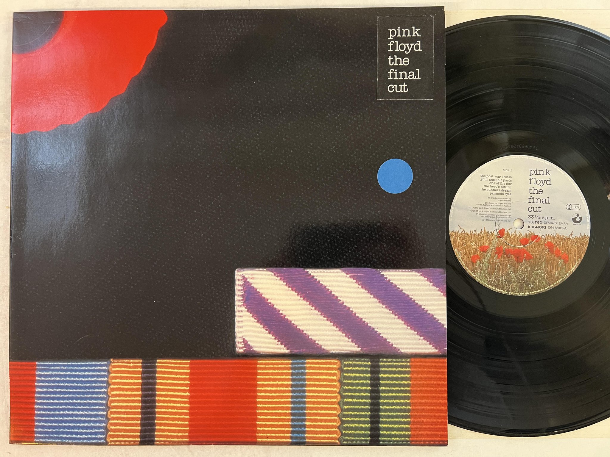 Omslagsbild för skivan PINK FLOYD the final cut LP -83 HARVEST 1C 064-65042