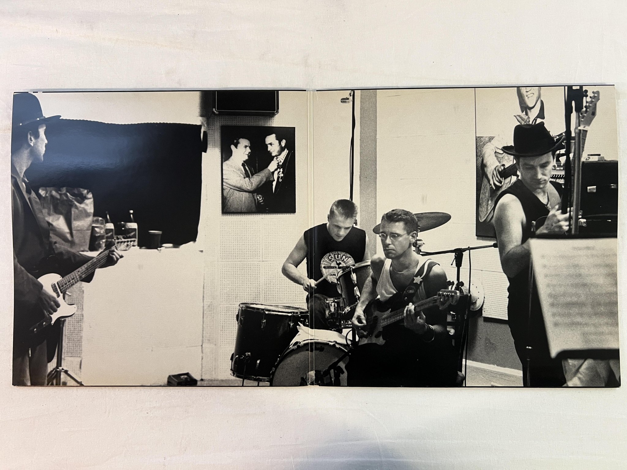 Omslagsbild för skivan U2 rattle and hum 2xLP -88 ncb ISLAND U27