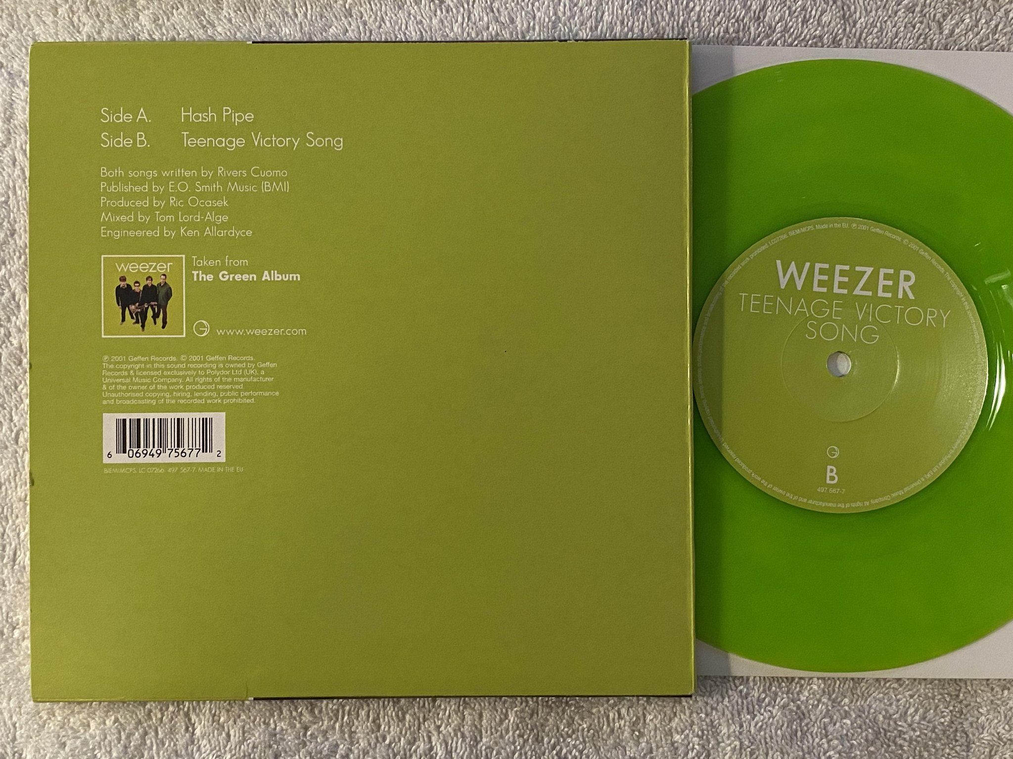 Omslagsbild för skivan WEEZER hash pipe 7" UK GEFFEN 497567-7