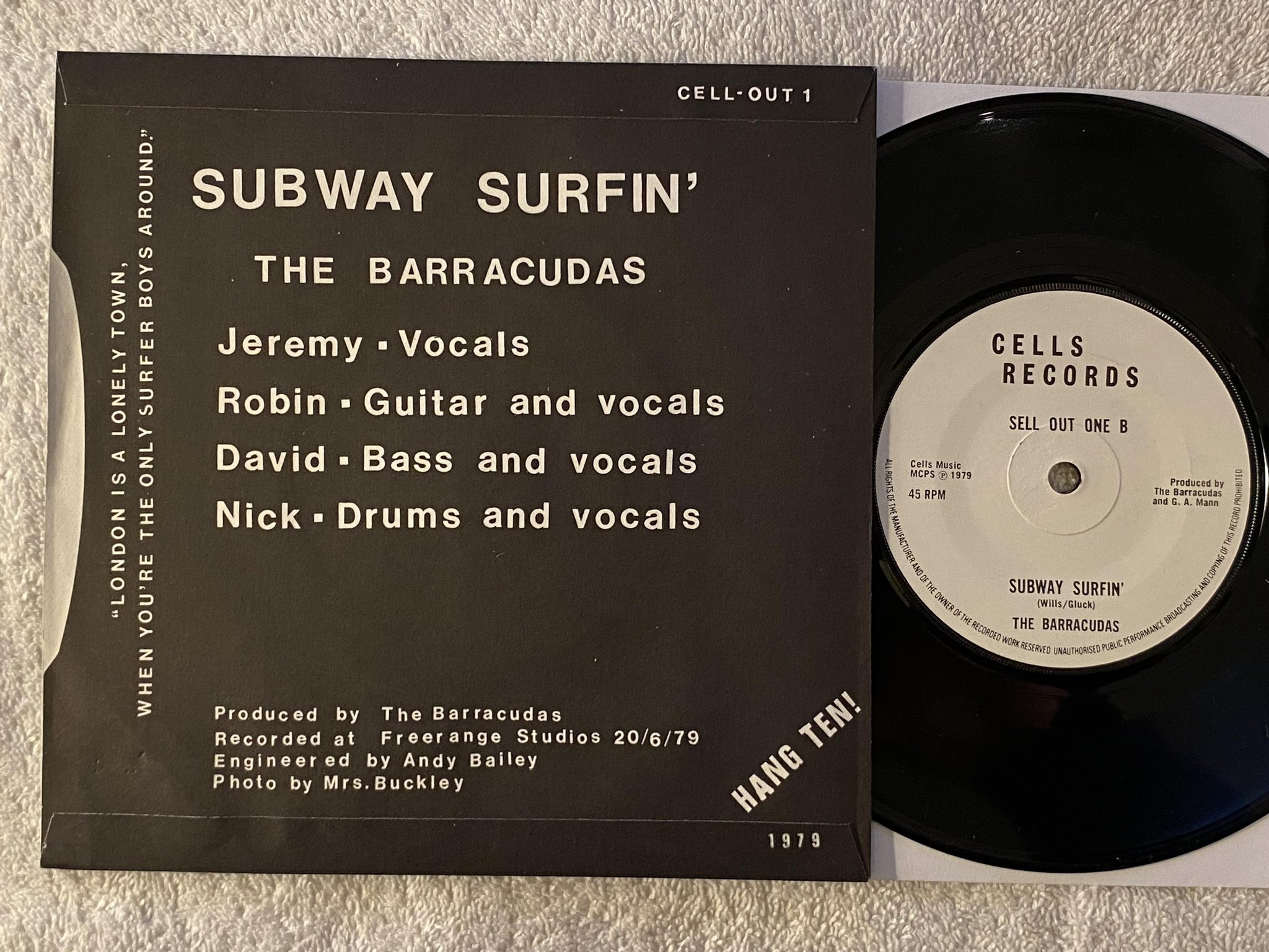 Omslagsbild för skivan THE BARRACUDAS I want my woody back 7" -79 CELLS SELL OUT ONE ** surf / punk **