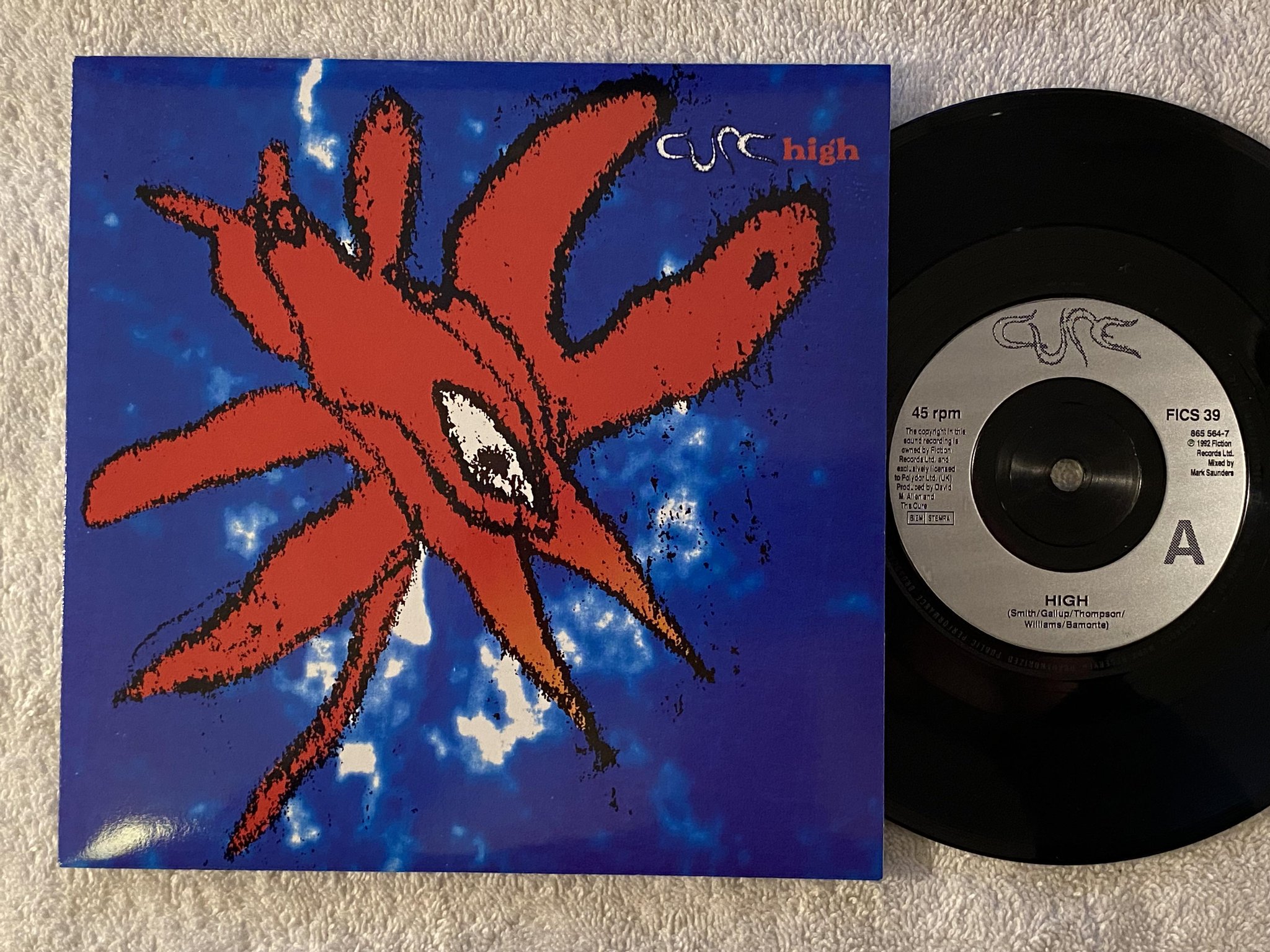 Omslagsbild för skivan CURE high / This Twilight Garden 7" -92 FICTION Fics 39