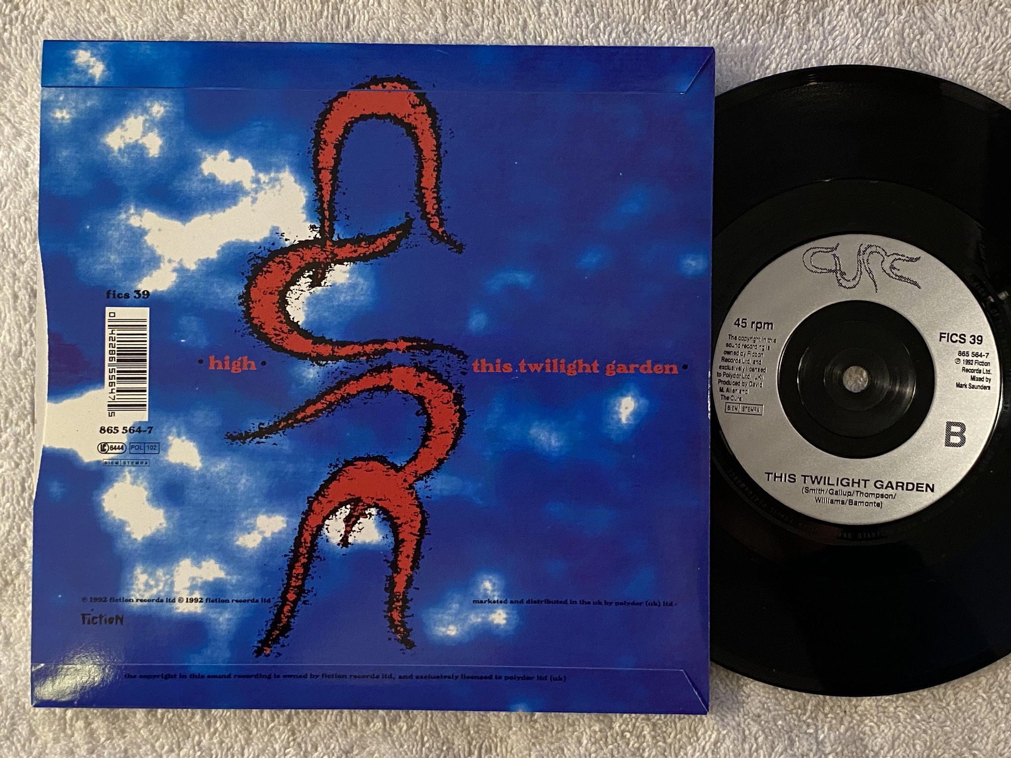 Omslagsbild för skivan CURE high / This Twilight Garden 7" -92 FICTION Fics 39