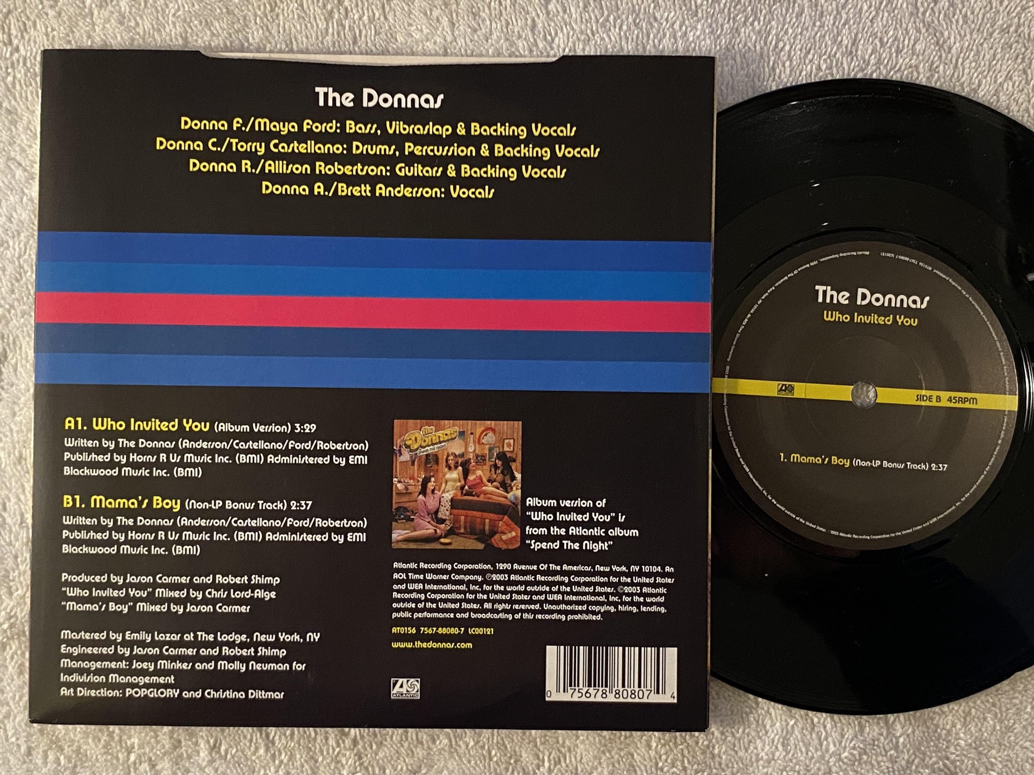 Omslagsbild för skivan THE DONNAS Who Invited You 7" 2003 UK atlantic at 0156