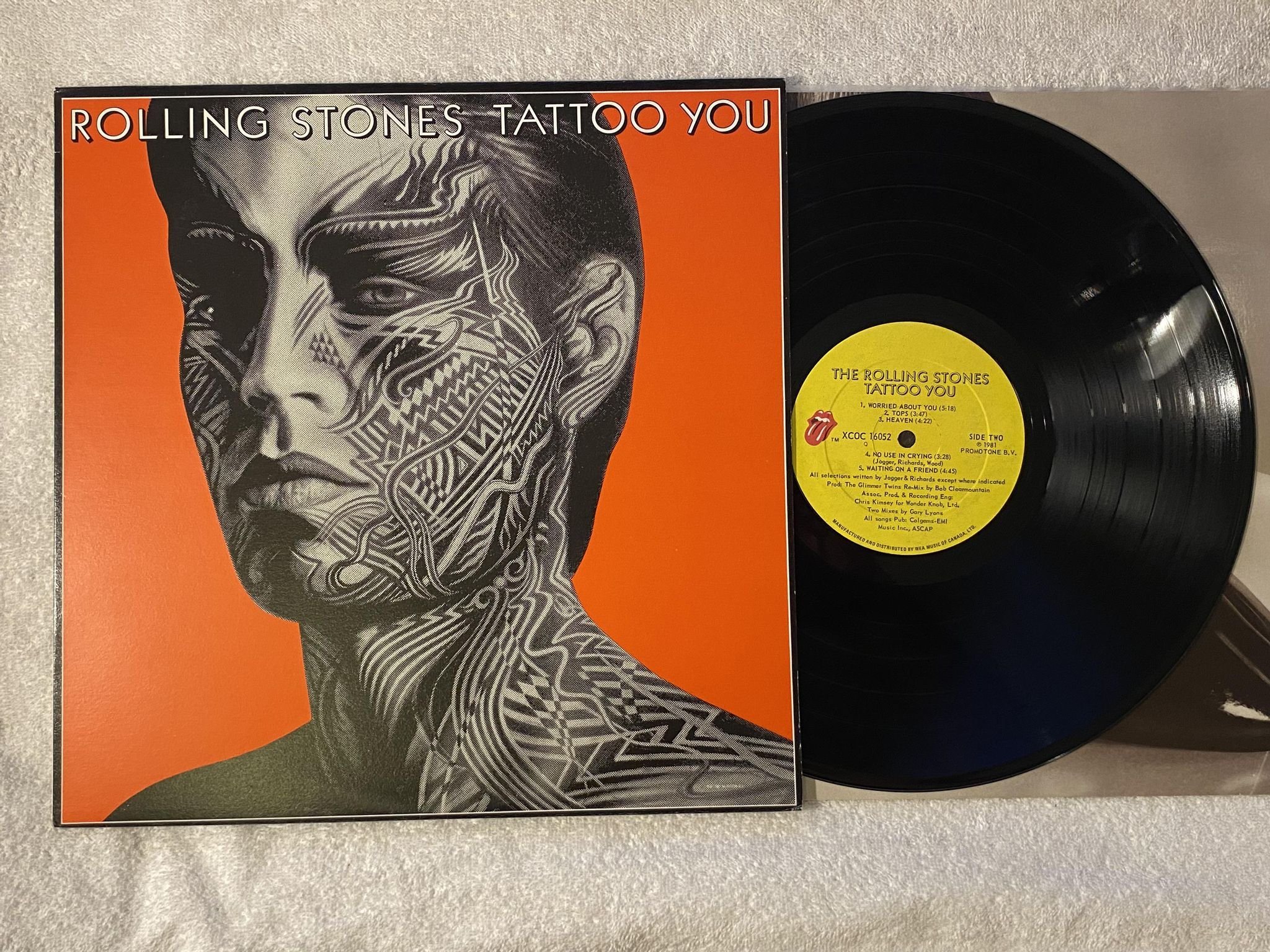 Omslagsbild för skivan ROLLING STONES tattoo you LP -81 Can XCOC 16052