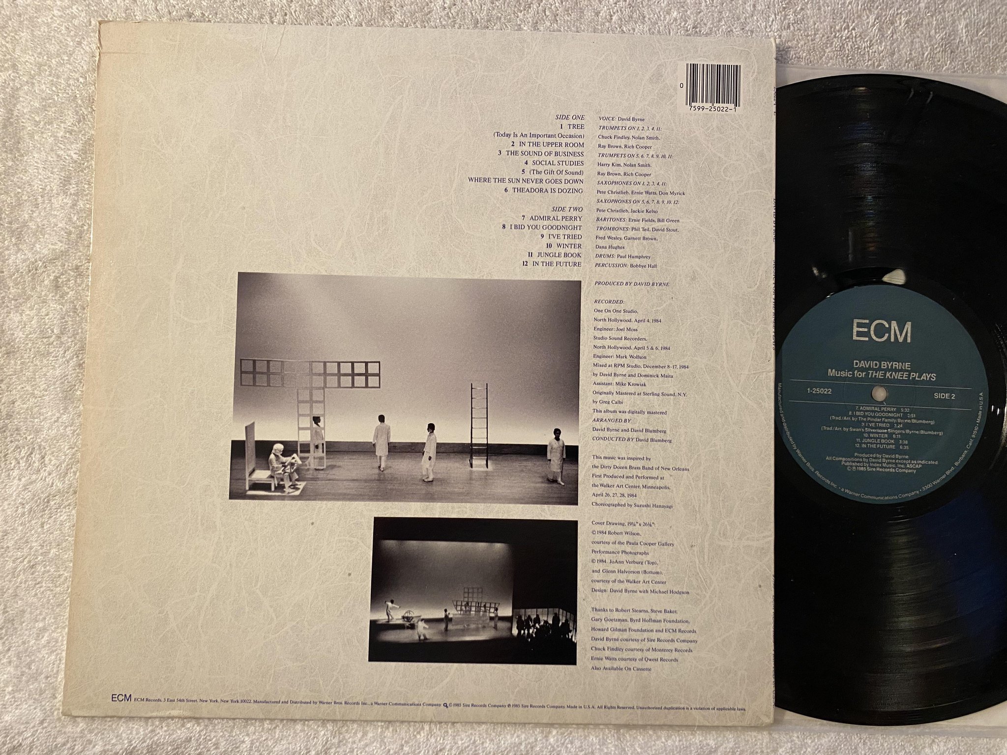 Omslagsbild för skivan DAVID BYRNE music for the KNEE PLAYS LP -85 US ECM 1-25022