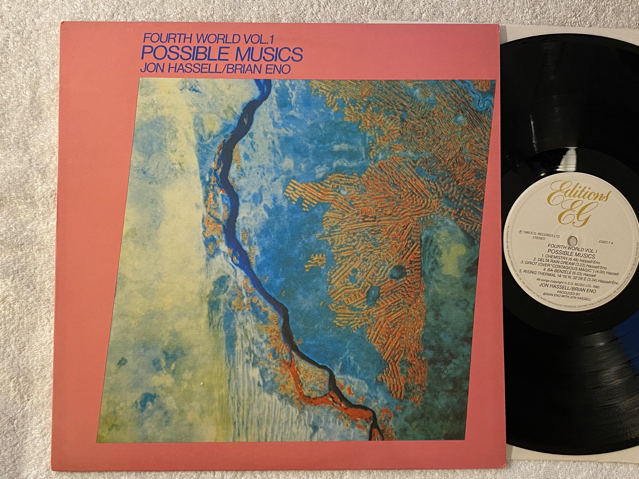Omslagsbild för skivan JON HASSELL / BRIAN ENO possible musics LP -80 Edistions EG EGED 7