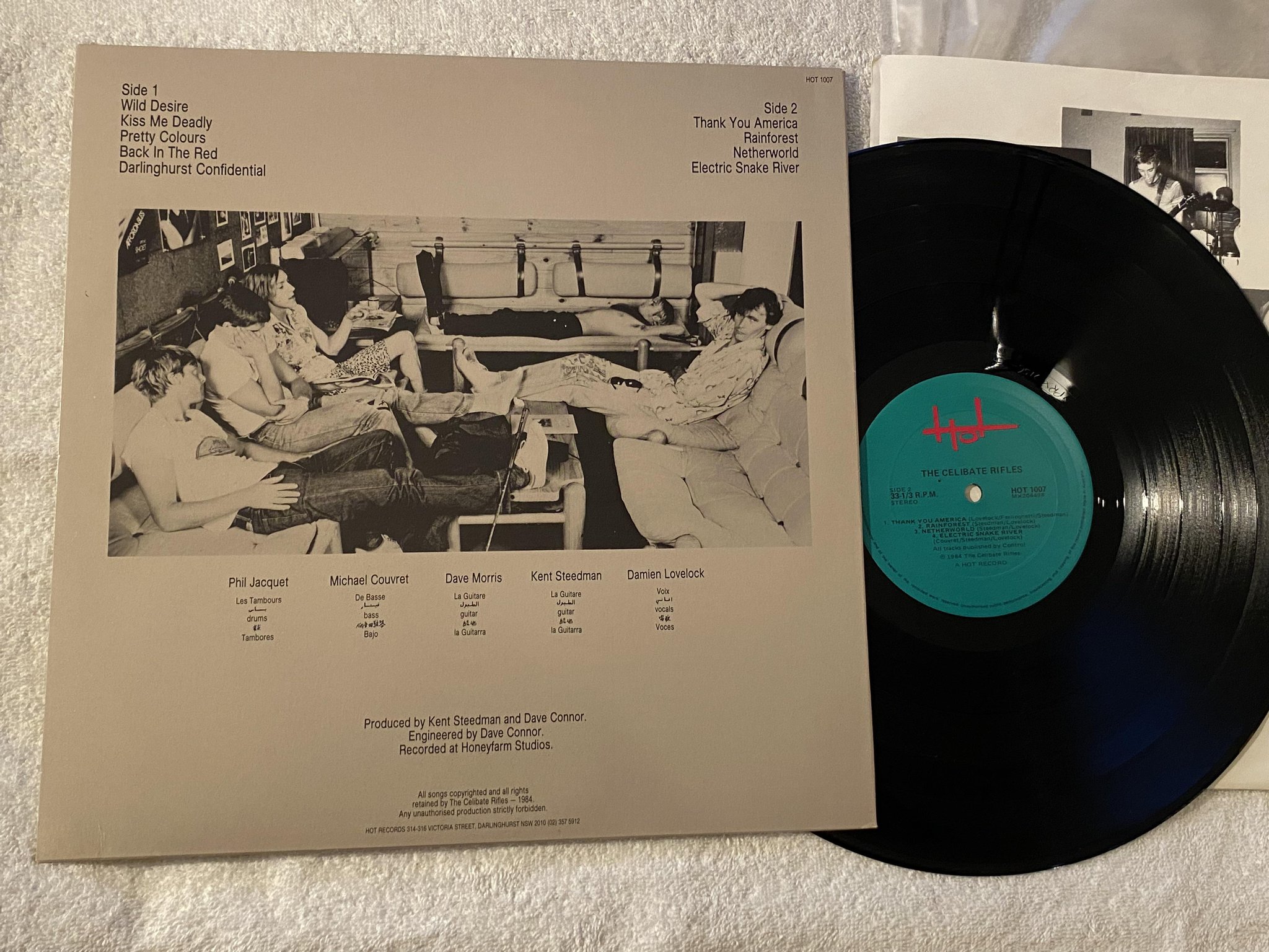 Omslagsbild för skivan THE CELIBATE RIFLES s/t LP -84 Australia HOT RECORDS HOT 1007