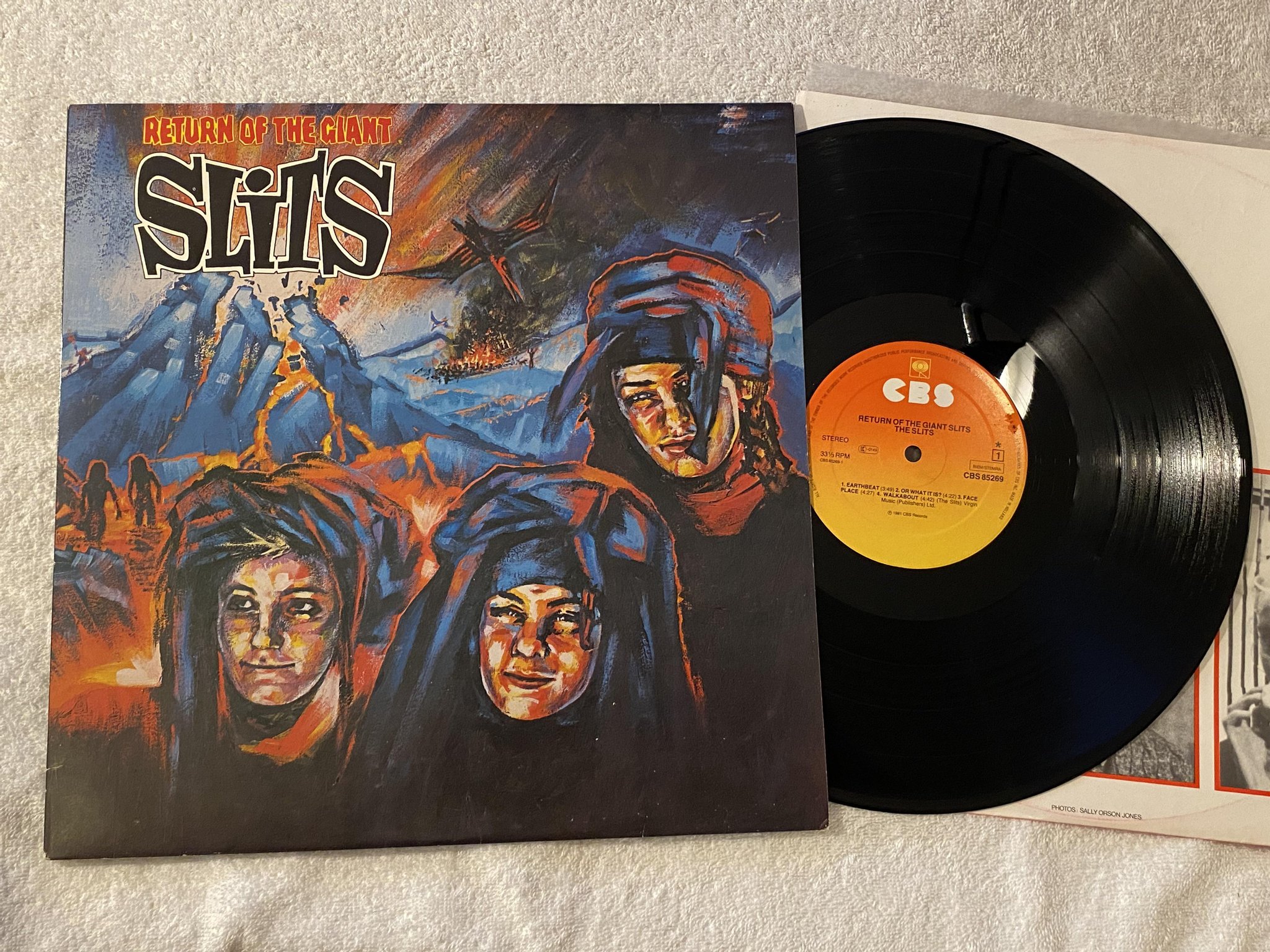 Omslagsbild för skivan SLITS return of the giant LP -81 Hol CBS 8269