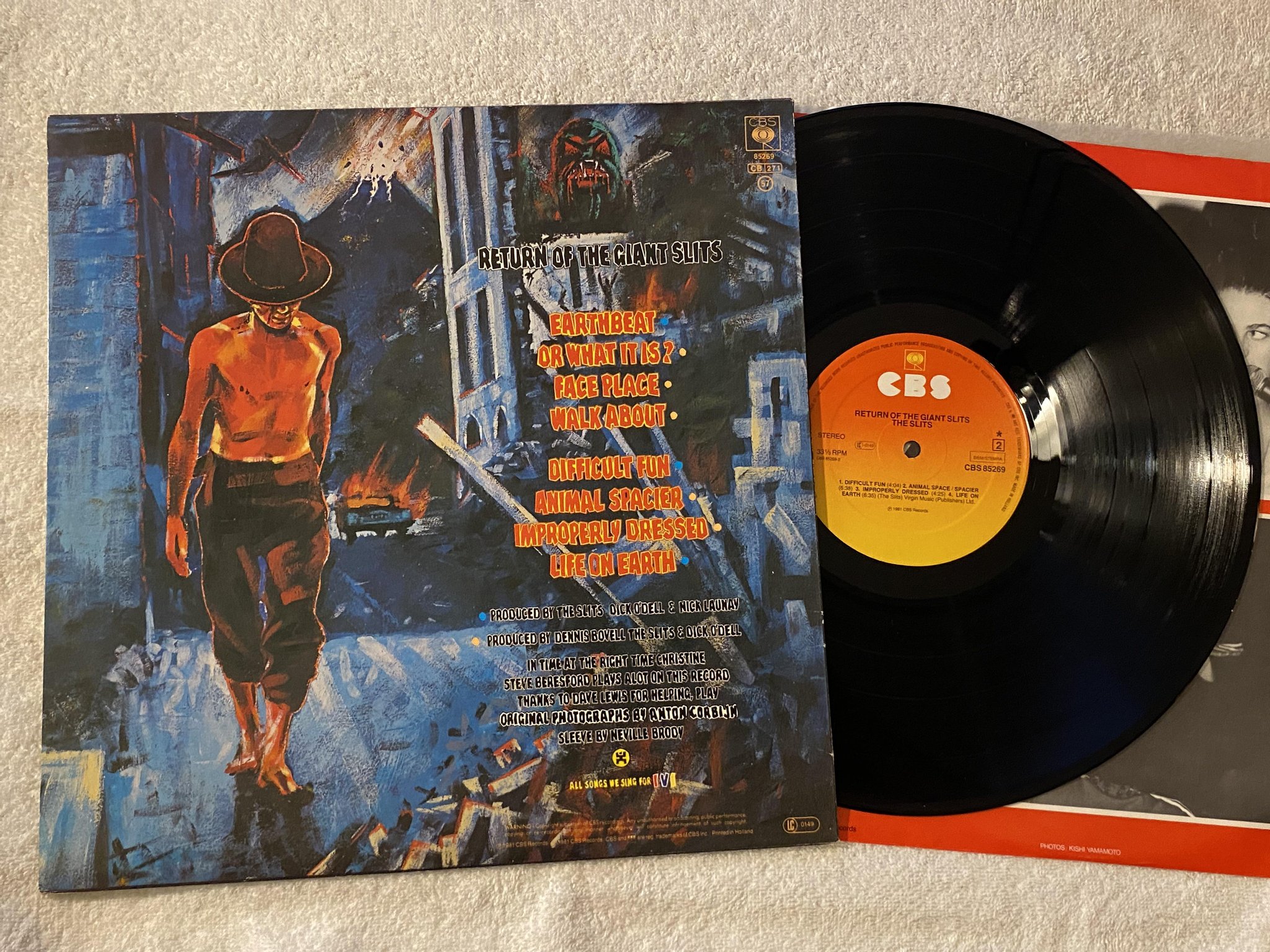 Omslagsbild för skivan SLITS return of the giant LP -81 Hol CBS 8269