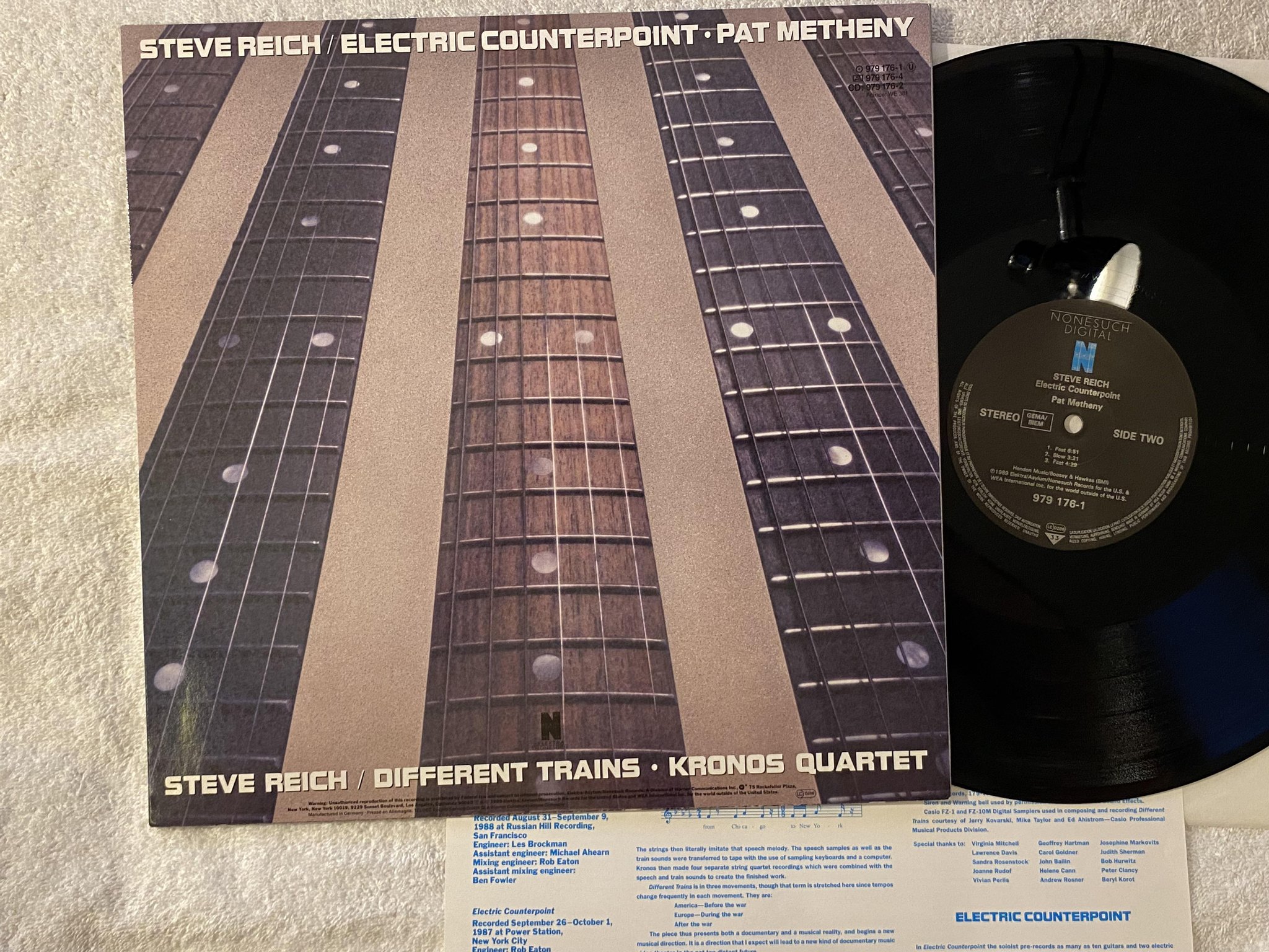 Omslagsbild för skivan STEVE REICH different trains LP -89 Ger NONESUCH DIGITAL 979 176-1