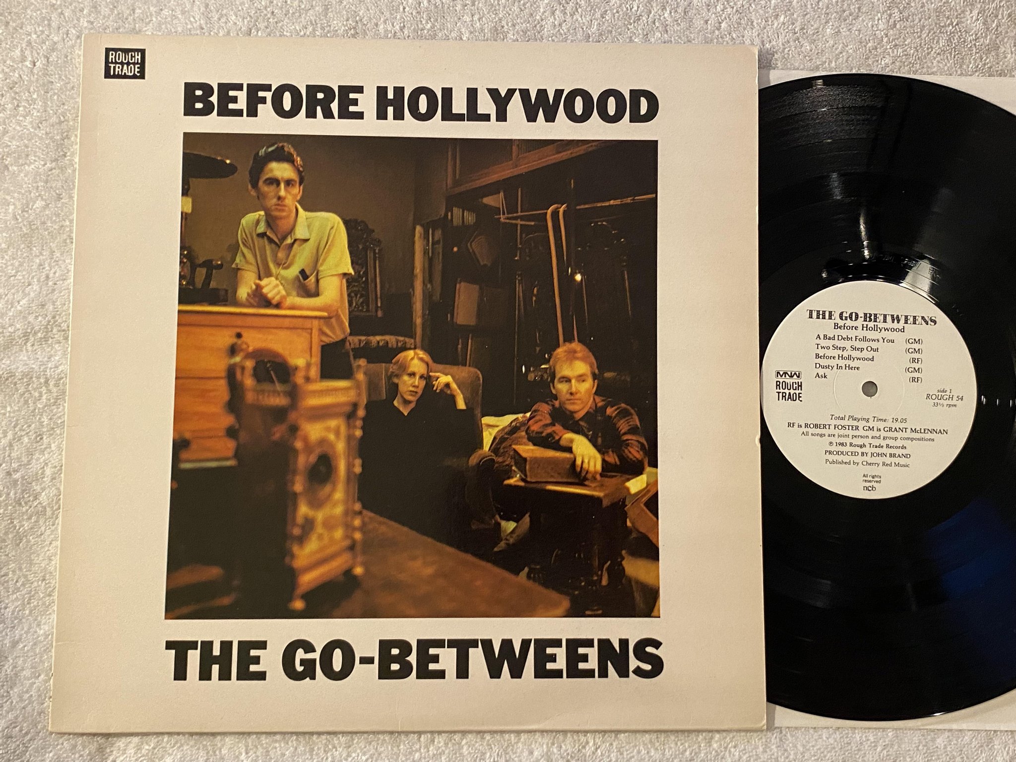 Omslagsbild för skivan THE GO-BETWEENS before Hollywood LP -83 MNW ROUGH 54