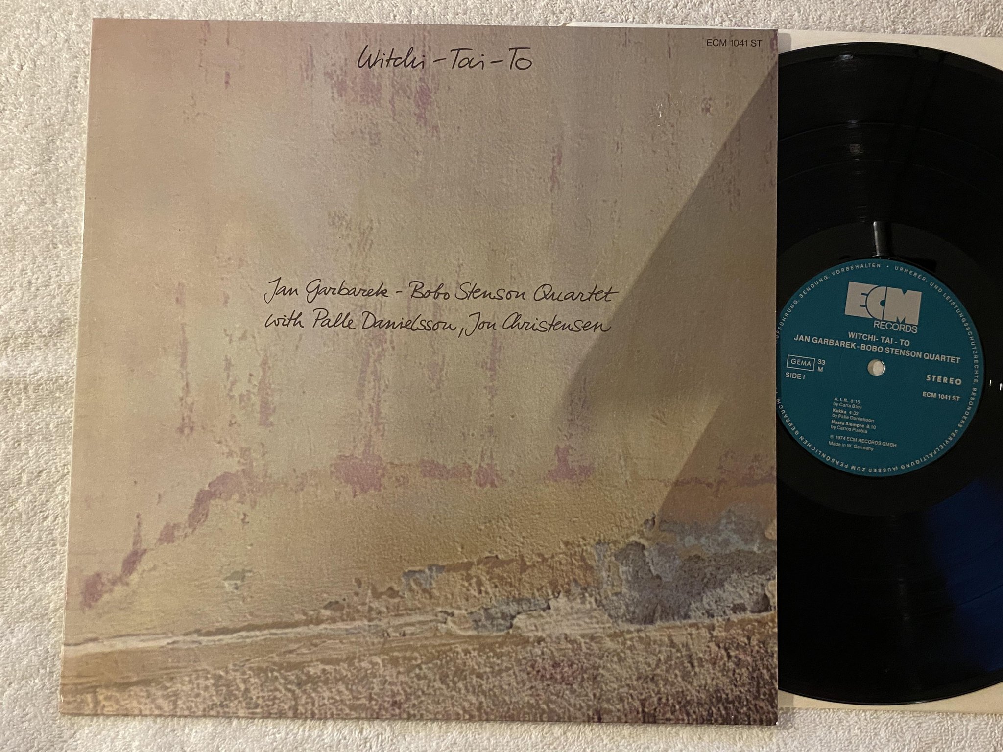 Omslagsbild för skivan JAN GARBAREK witchi-tai-to LP -74 Ger ECM 1041 ST