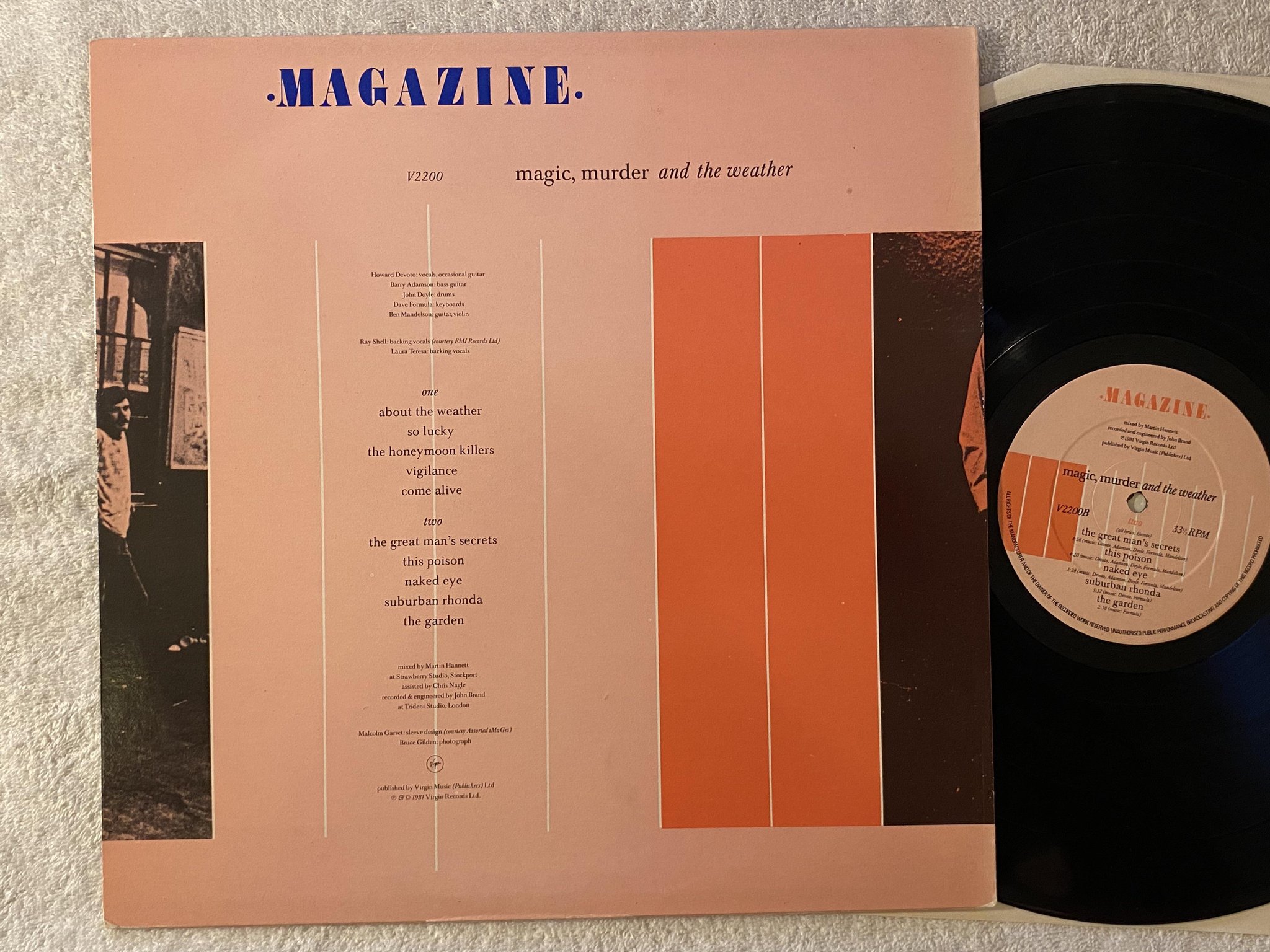 Omslagsbild för skivan MAGAZINE magic, murder and the weather LP -81 VIRGIN V2200