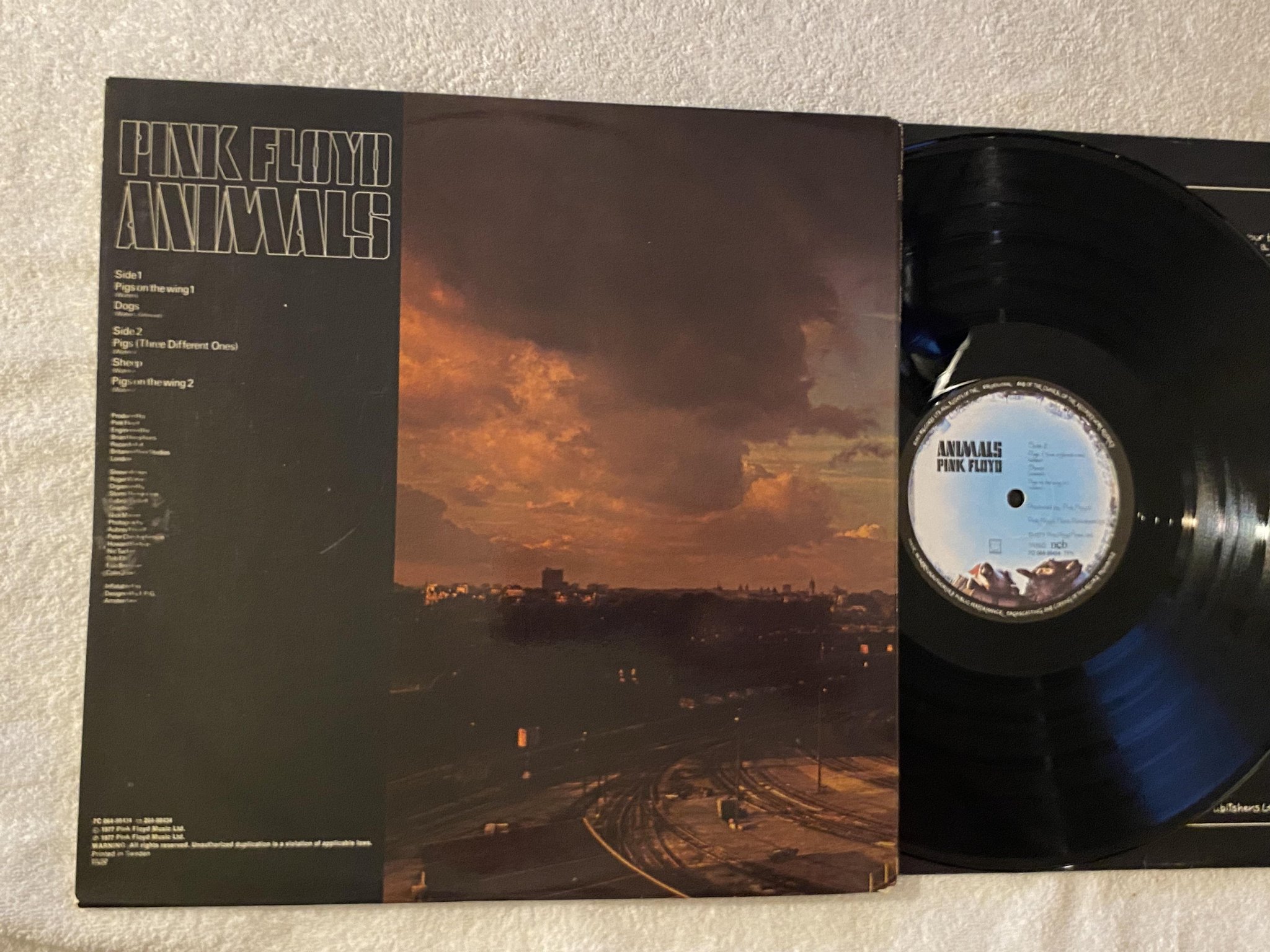 Omslagsbild för skivan PINK FLOYD animals LP -77 ncb HARVEST 7C 064-98434