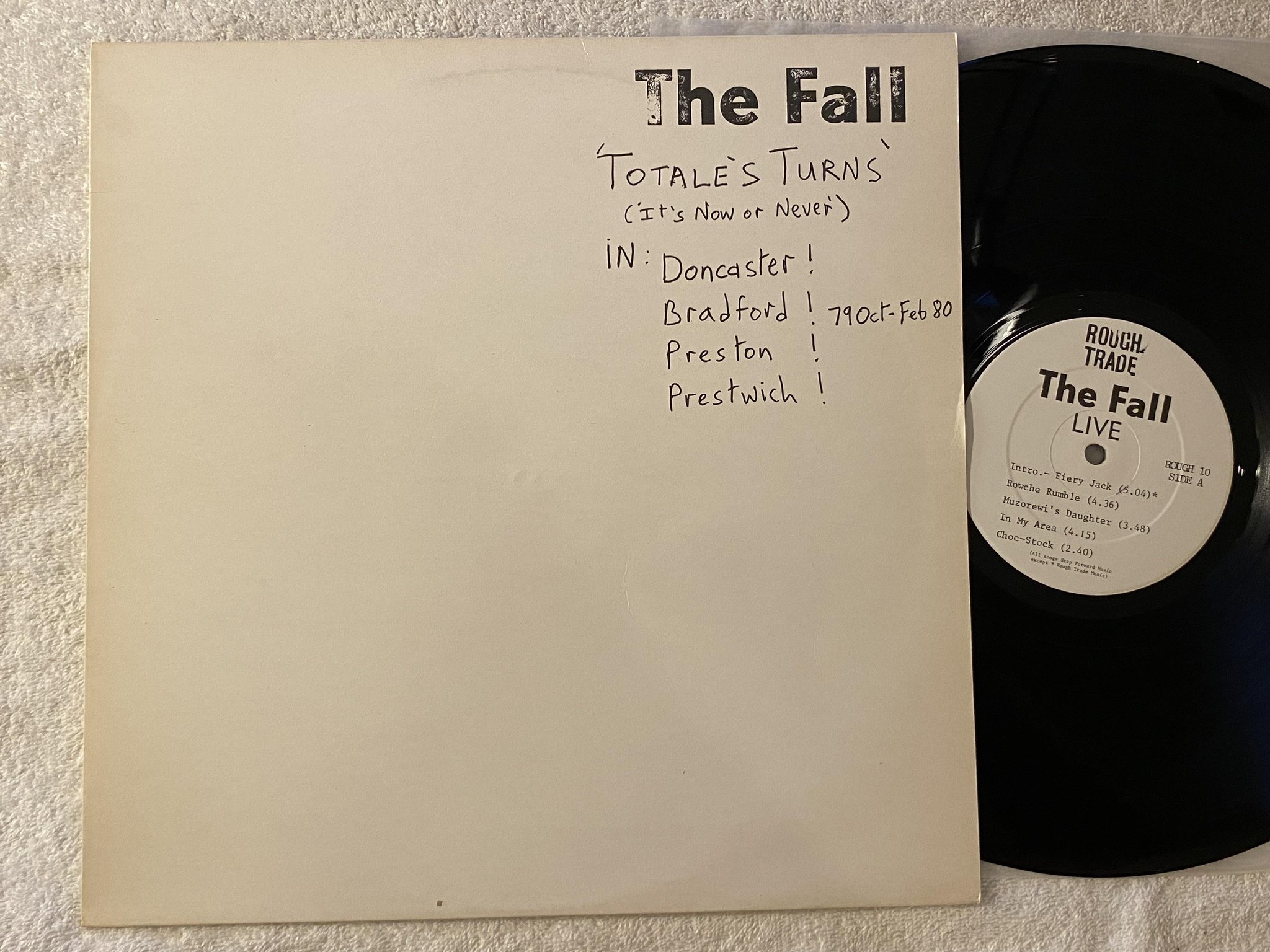 Omslagsbild för skivan THE FALL totale's turns' LP -80 UK ROUGH TRADE ROUGH 10 *** POST-PUNK ***