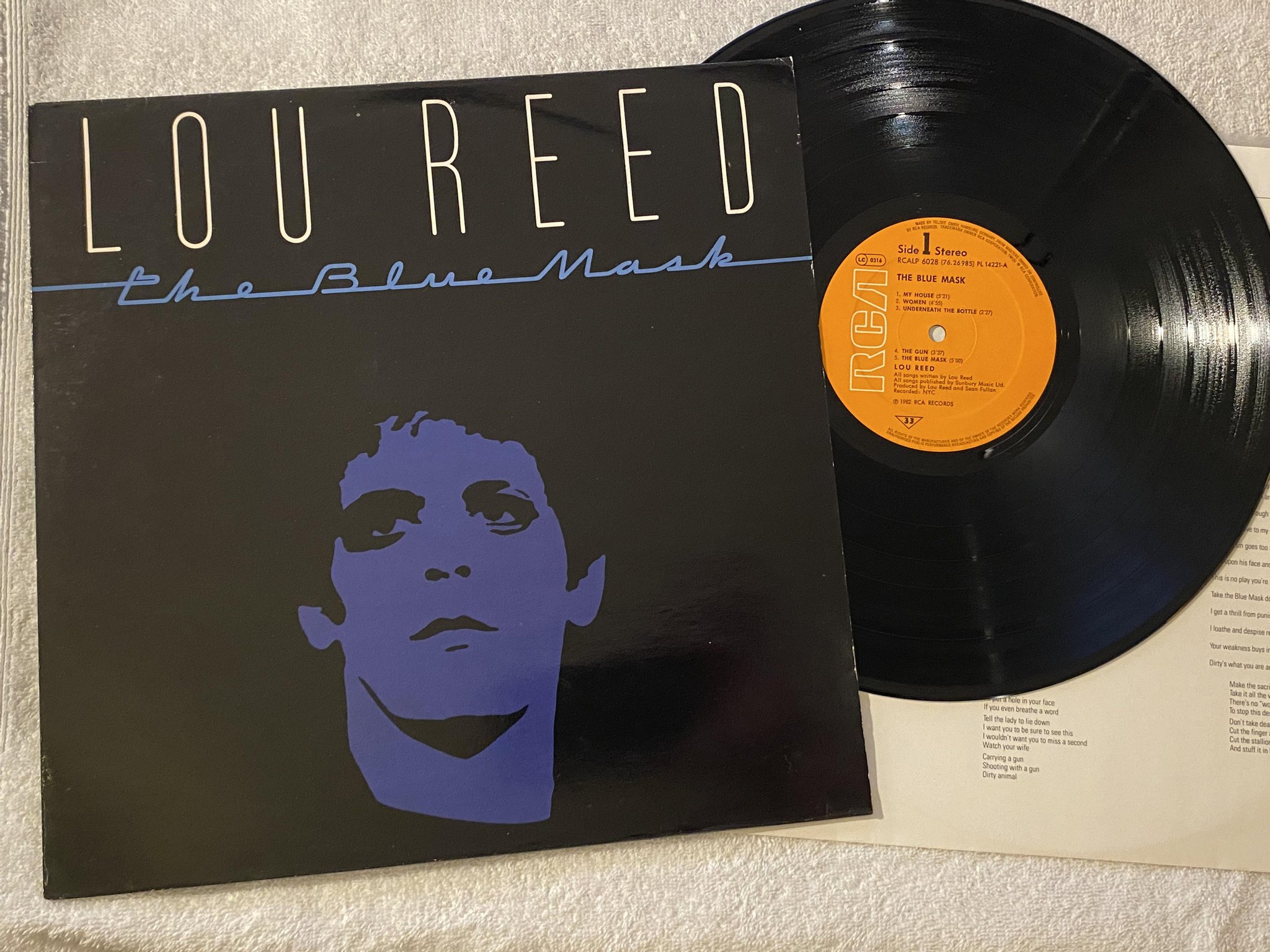 Omslagsbild för skivan LOU REED the blue mask LP -82 Ger RCA RCALP 6028