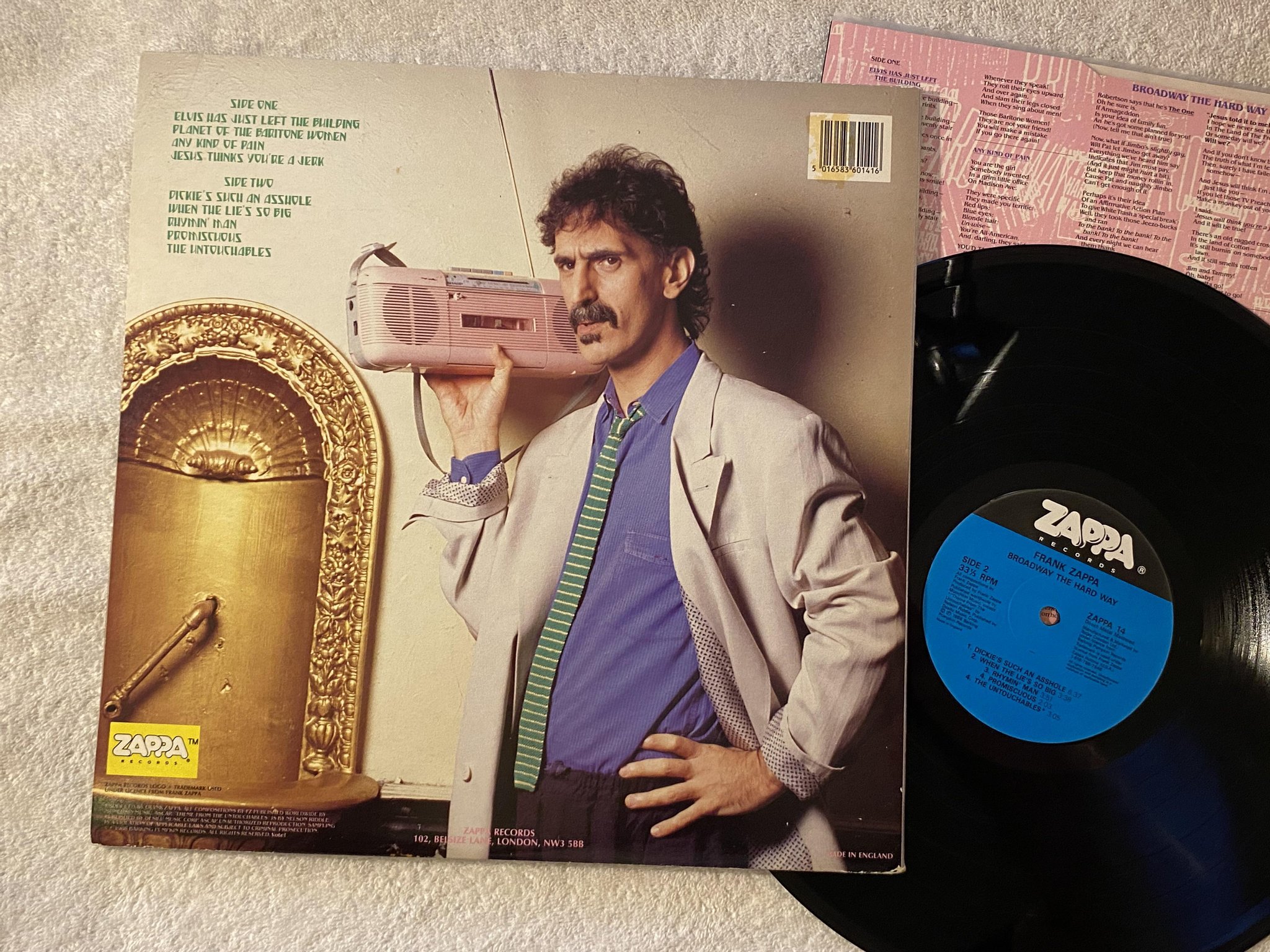 Omslagsbild för skivan FRANK ZAPPA broadway the hard way LP -88 ZAPPA 14