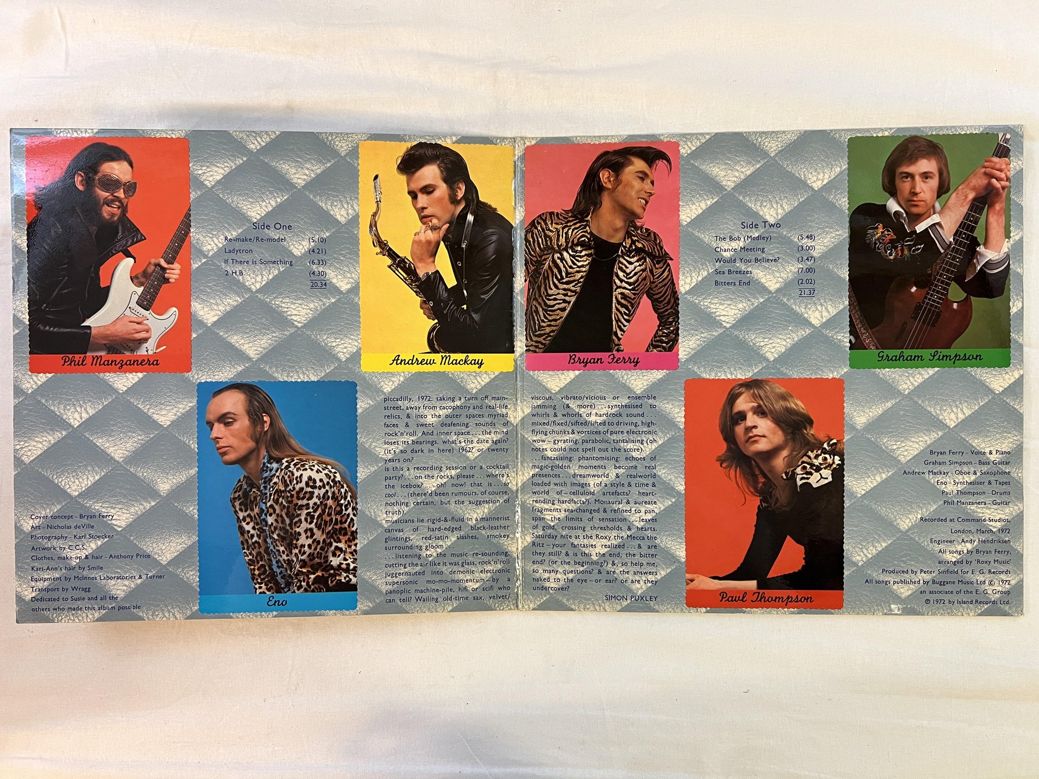 Omslagsbild för skivan ROXY MUSIC s/t LP -72 UK pink rim ISLAND ILPS-9200 w/ blue inner ** EXC **