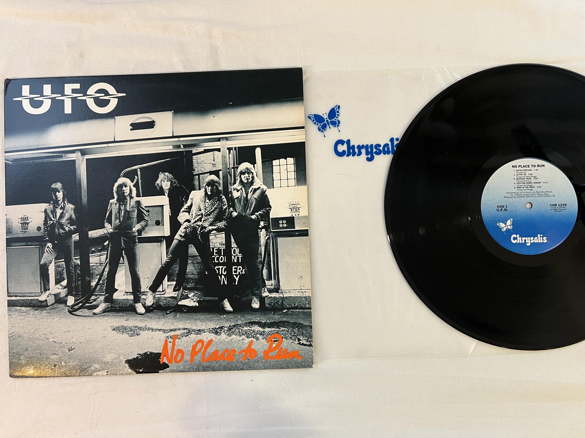Omslagsbild för skivan UFO No Place To Run LP -80 US CHRYSALIS CHR 1239