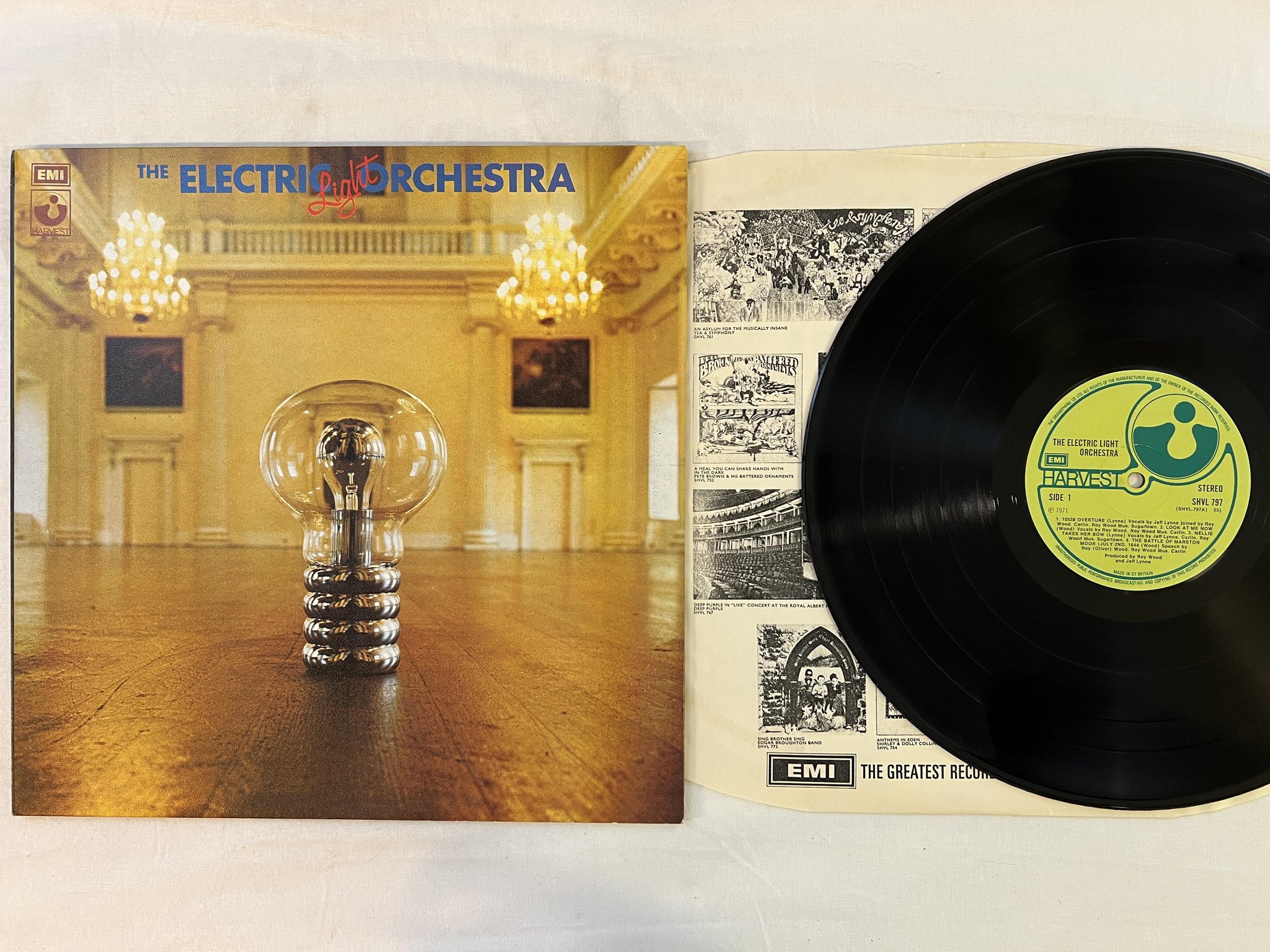 Omslagsbild för skivan ELECTRIC LIGHT ORCHESTRA s/t LP -71 UK HARVEST SHVL 797