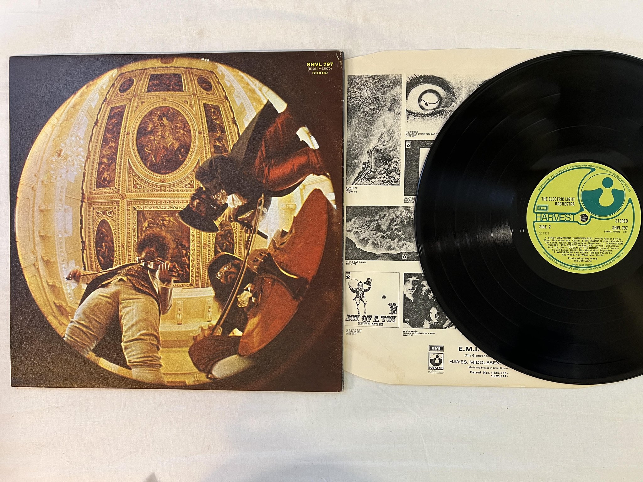Omslagsbild för skivan ELECTRIC LIGHT ORCHESTRA s/t LP -71 UK HARVEST SHVL 797