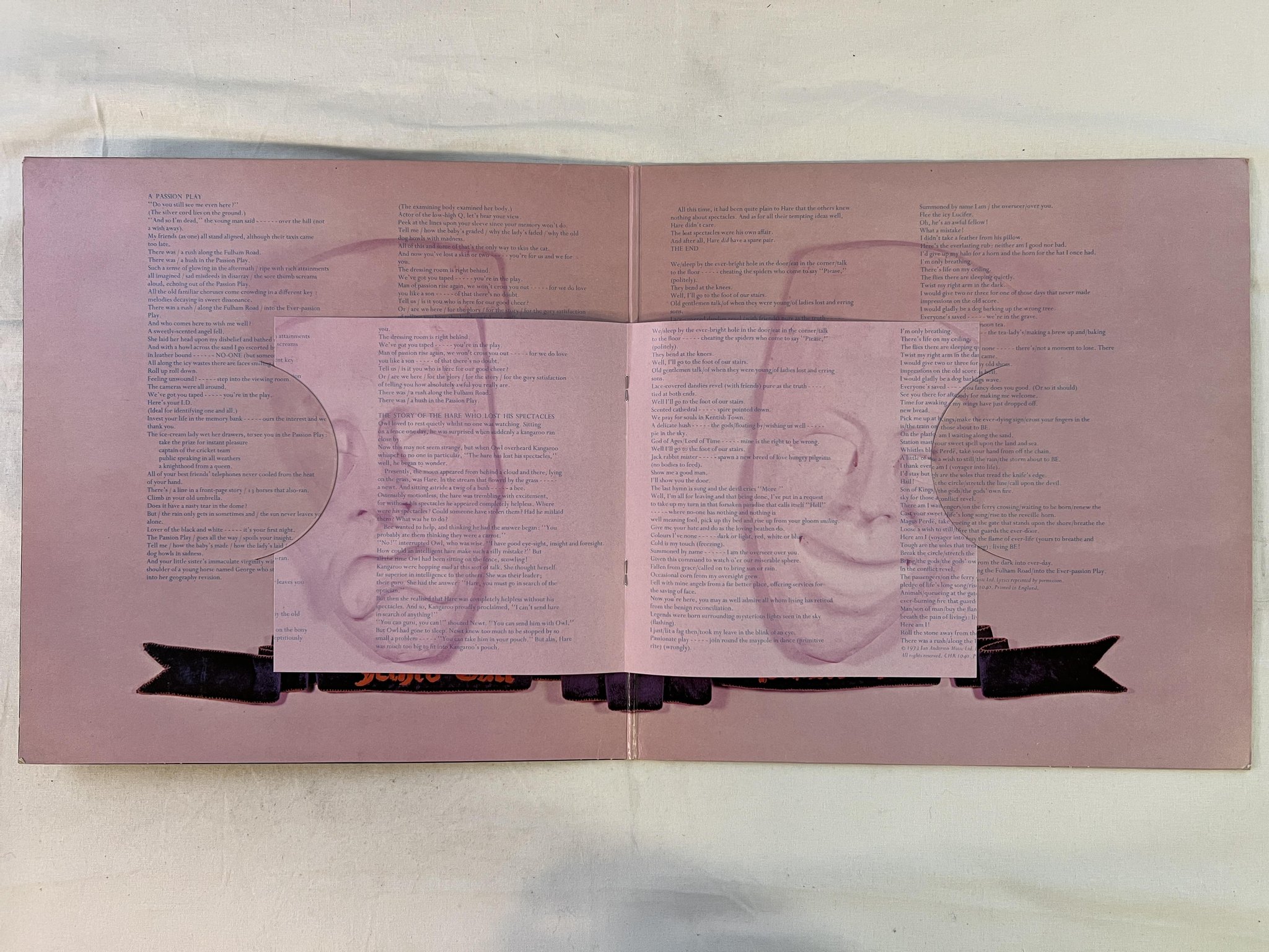 Omslagsbild för skivan JETHRO TULL a passion play LP -73 UK CHRYSALIS CHR 1040