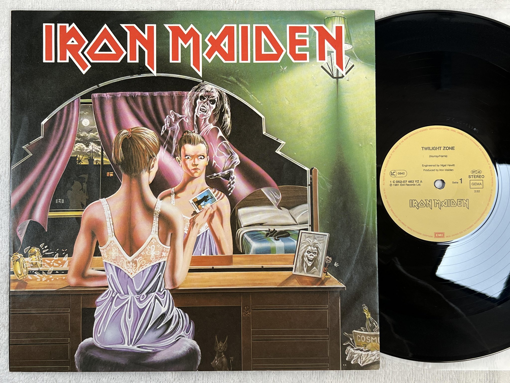 Omslagsbild för skivan IRON MAIDEN twilight zone 12"ep -81 Ger EMI 1C 052-07 462 YZ