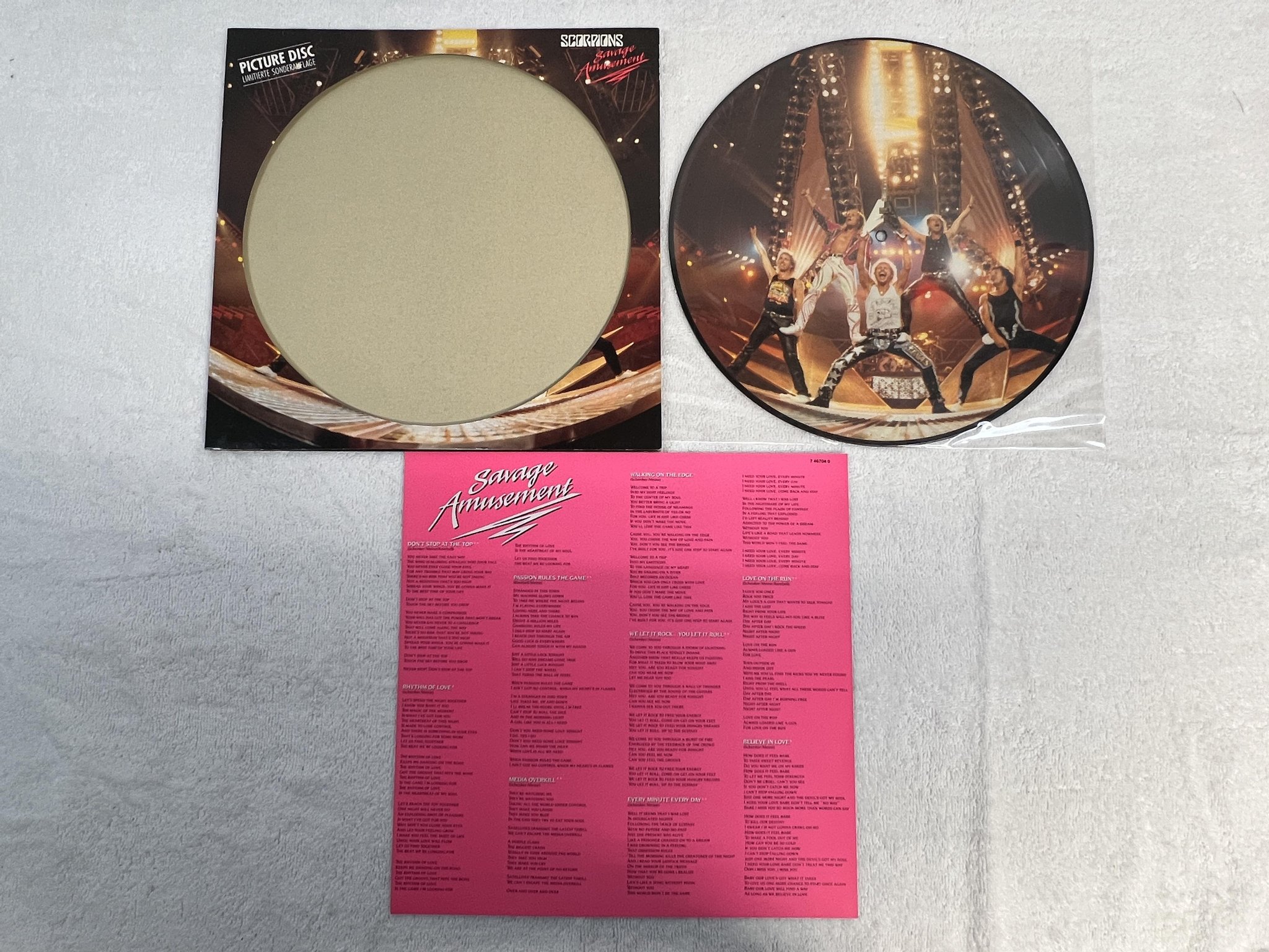 Omslagsbild för skivan SCORPIONS Savage Amusement 12" picture disc -88 Ger HARVEST 1C 064 7 46704 0